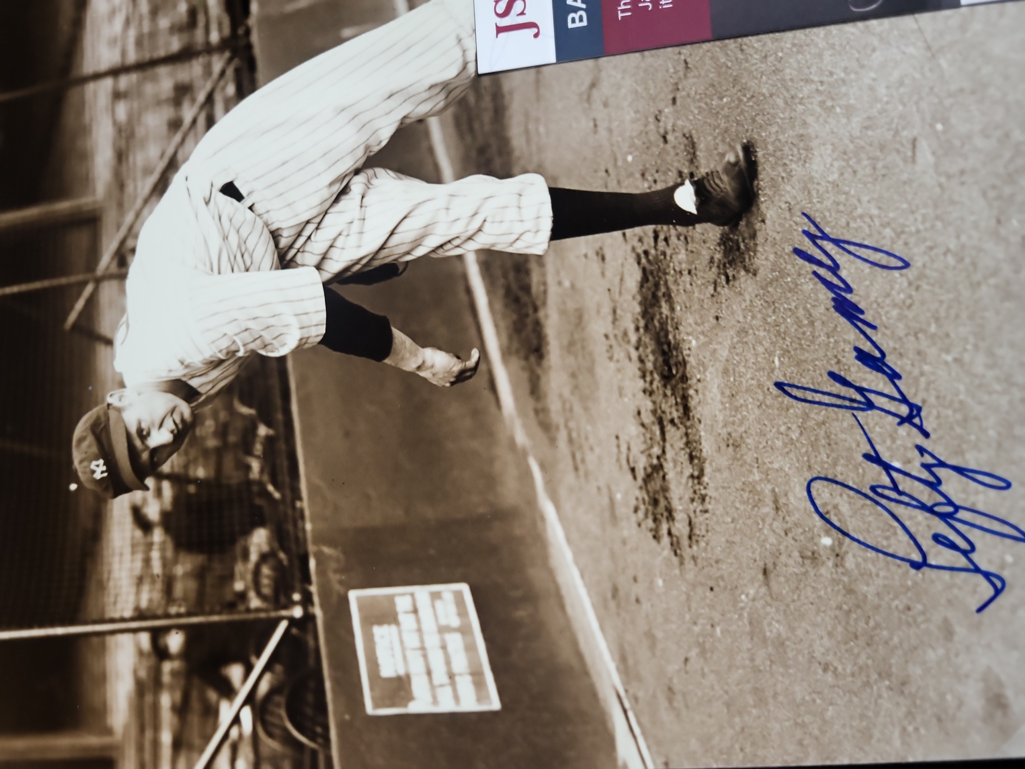 I03414 | Lefty Gomez Signed New York Yankees Photograph JSA Certified