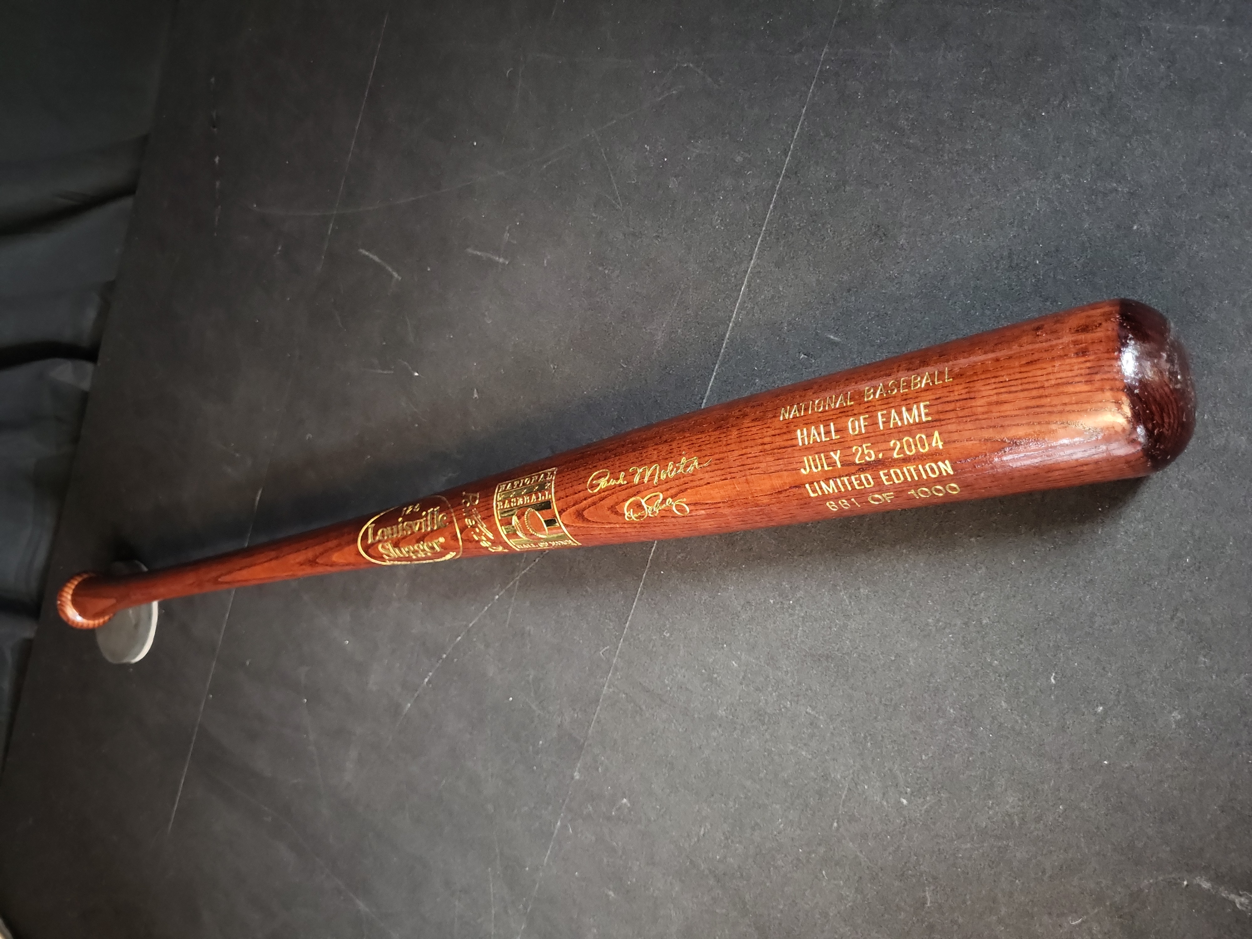 I03929 | Louisville Slugger Paul Molitor 2004 National Baseball Hall of Fame Induction Limited Edition Commemorative Bat