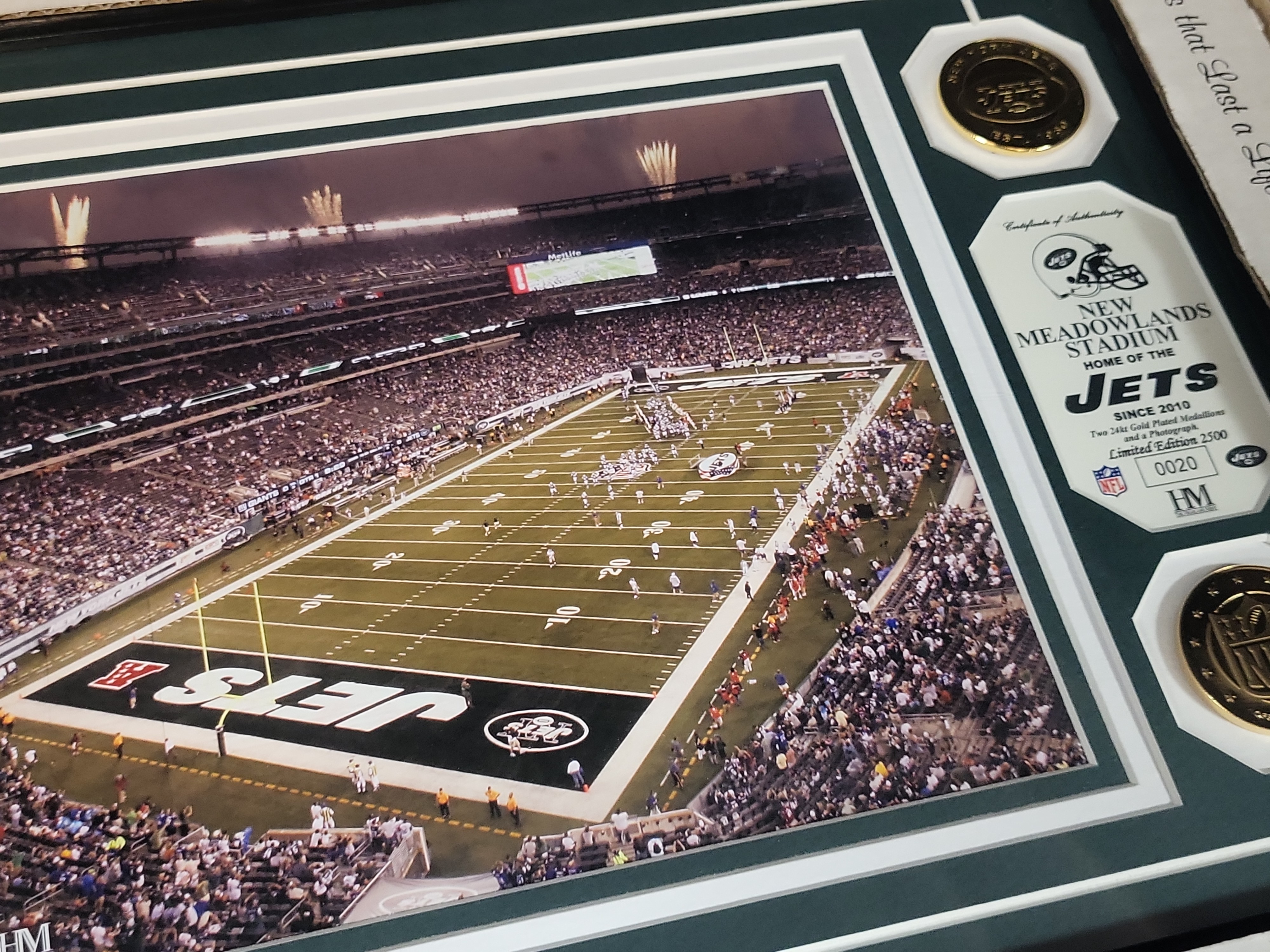 I03069 | The Highland Mint New York Jets New Meadowlands Stadium Limited Edition Framed Medallion and Photograph Set