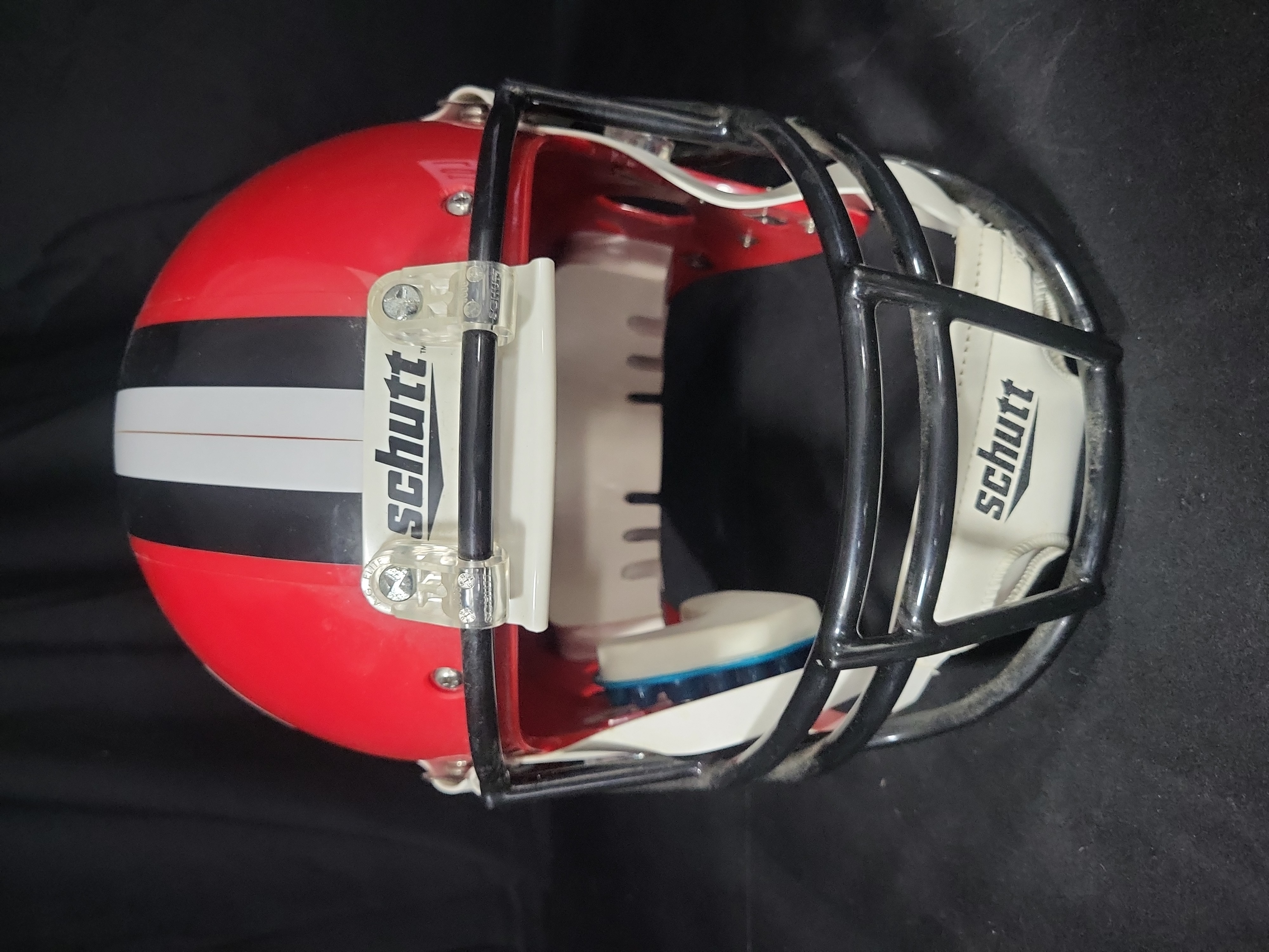 I03172 | University of Wisconsin Badgers Schutt Full Size Replica Football Helmet