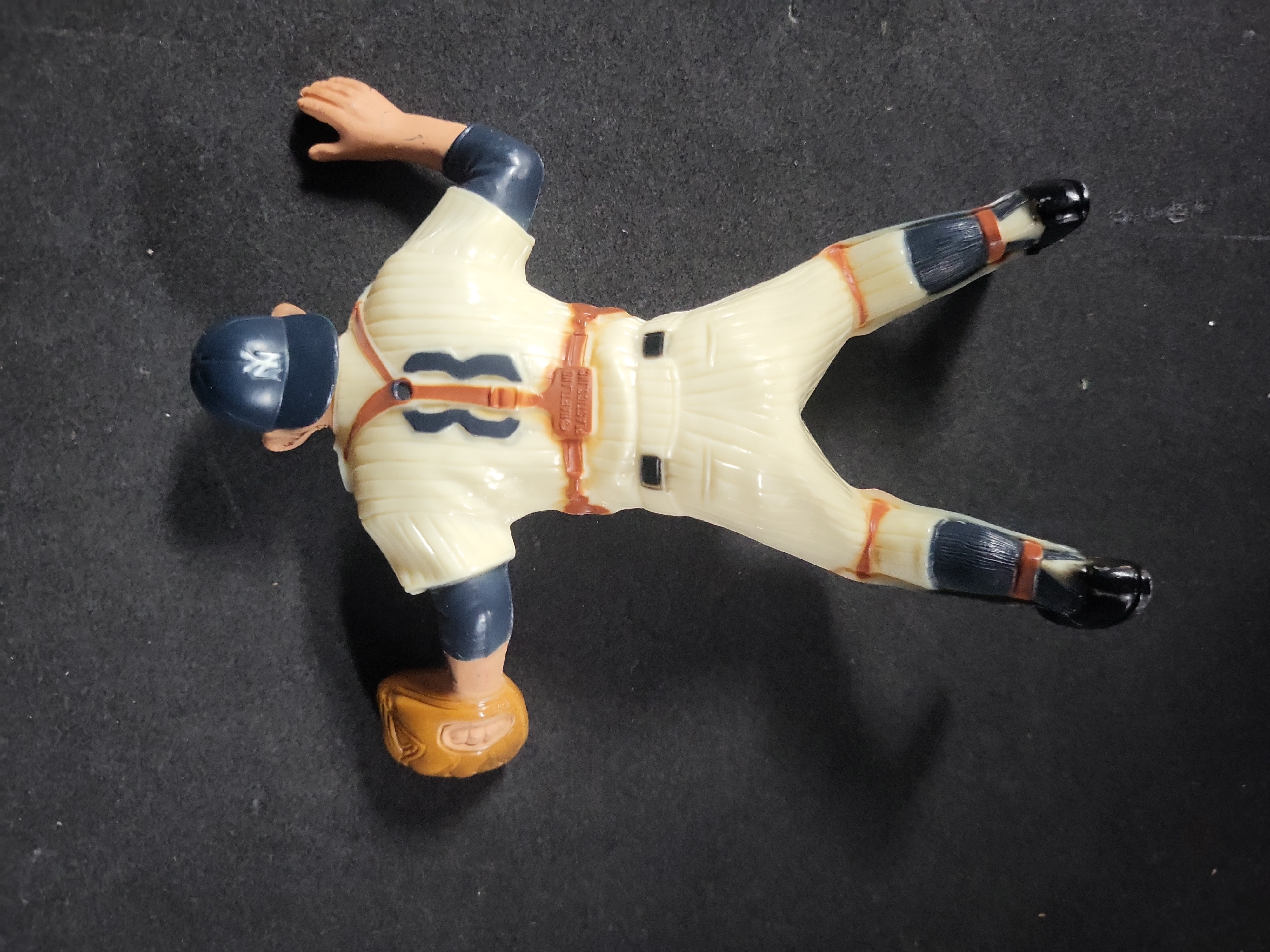 I03196 | Vintage Hartland Plastics Yogi Berra New York Yankees Baseball Figurine