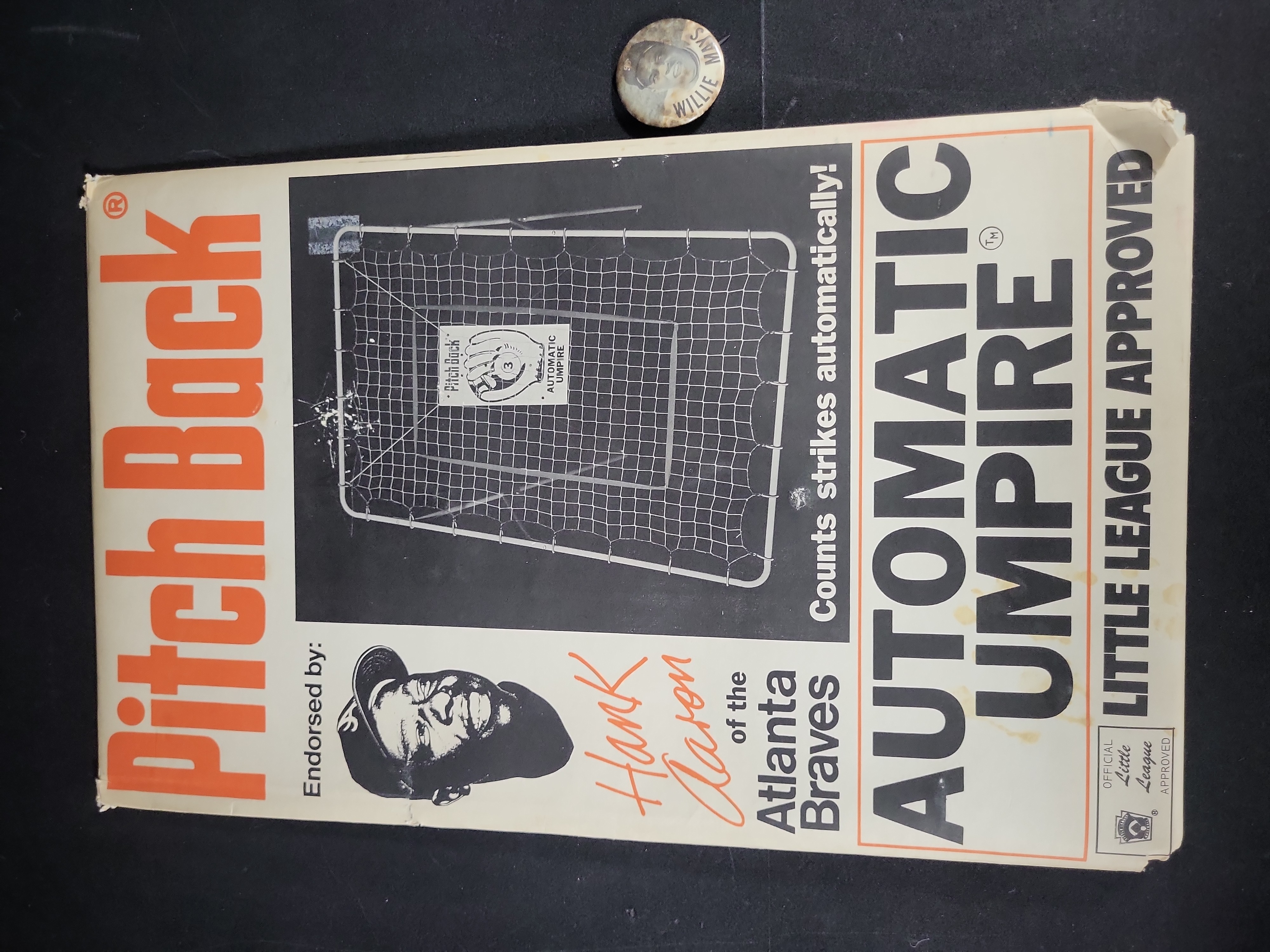 I03341 | Two Vintage Baseball Memorabilia Items featuring Hank Aaron and Willie Mays