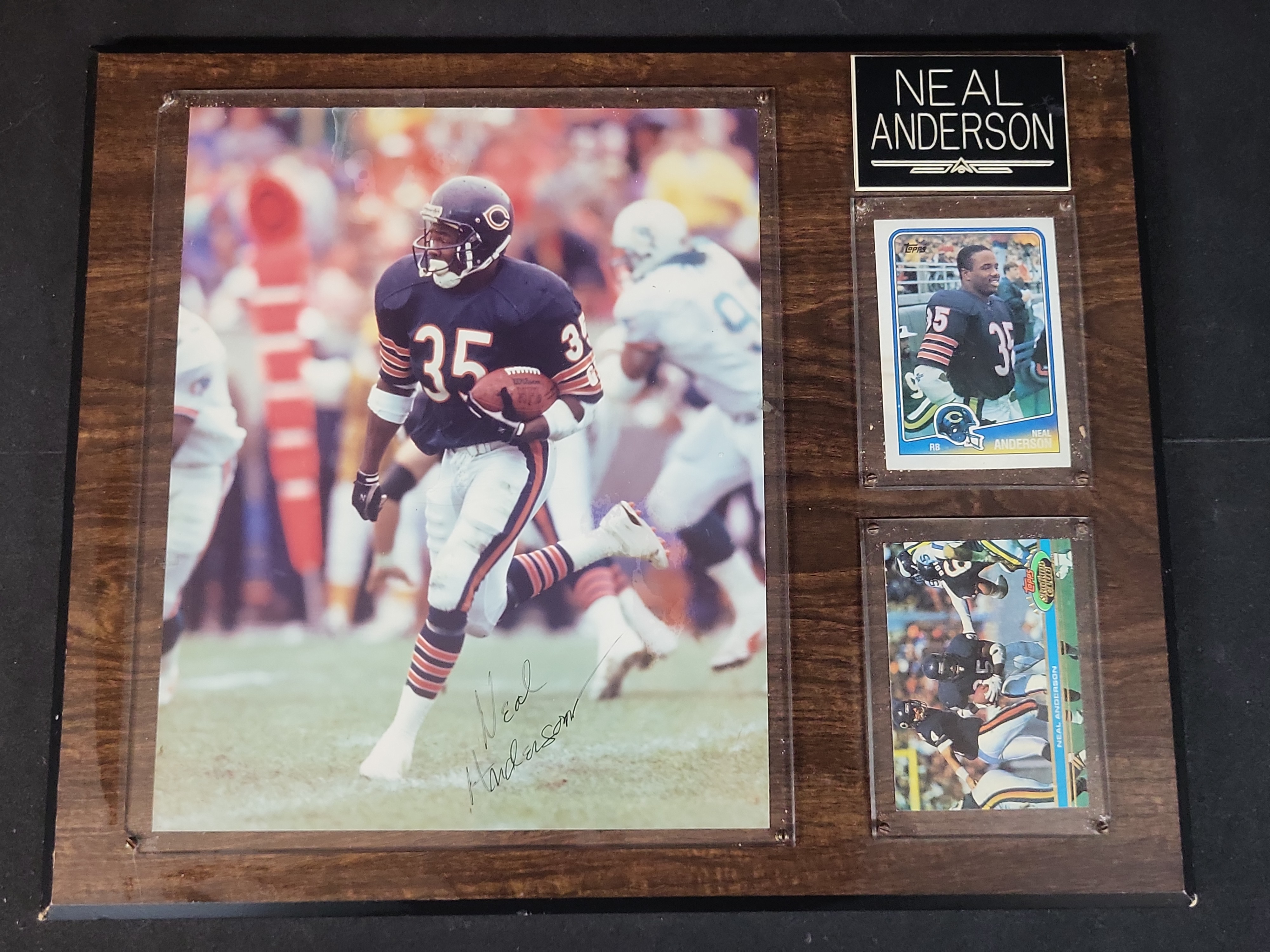 I03051 | Neal Anderson Chicago Bears Autographed Memorabilia Plaque with Two Trading Cards