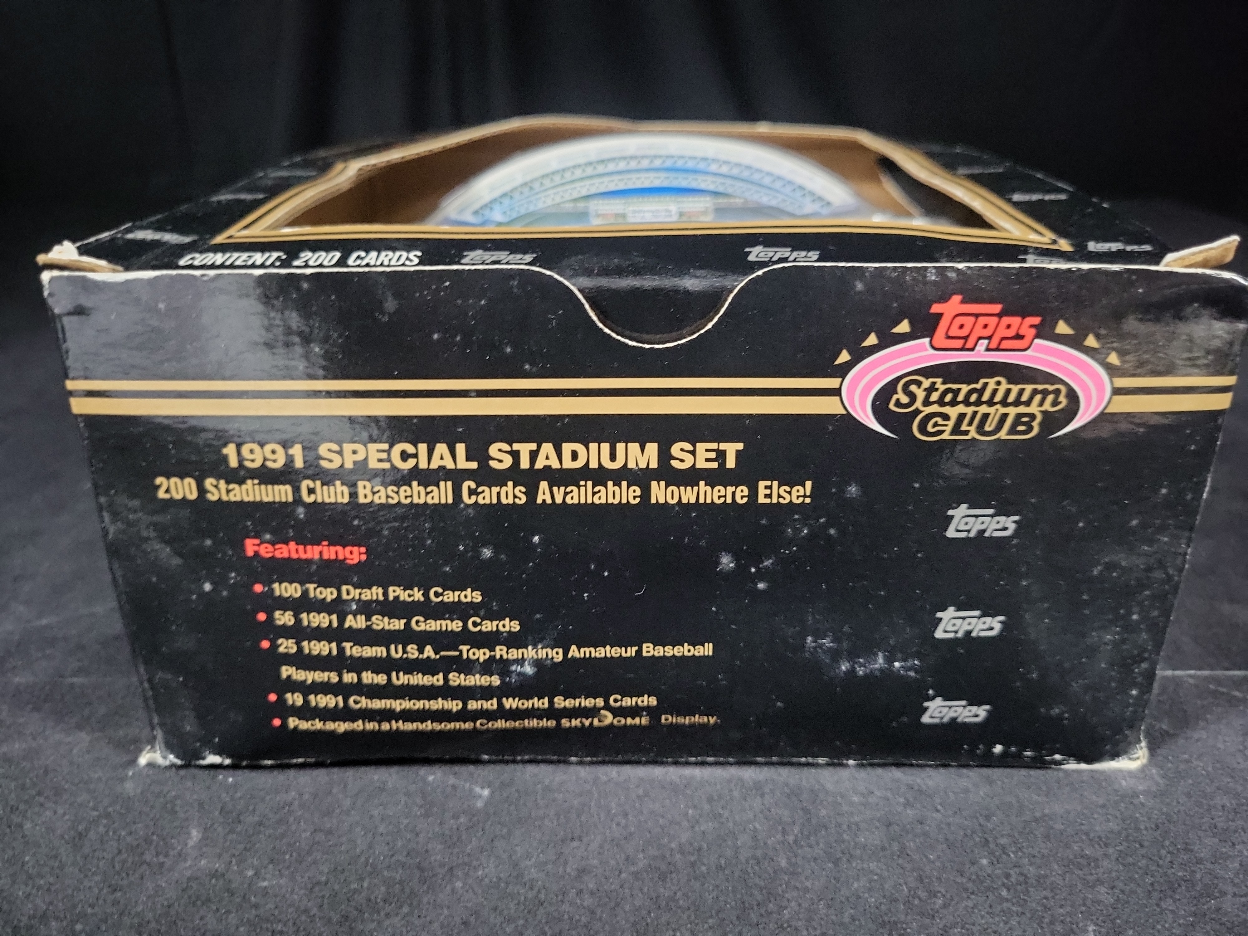 I03576 | 1991 Topps Stadium Club Special Stadium Set of 200 Baseball Cards in SkyDome Display