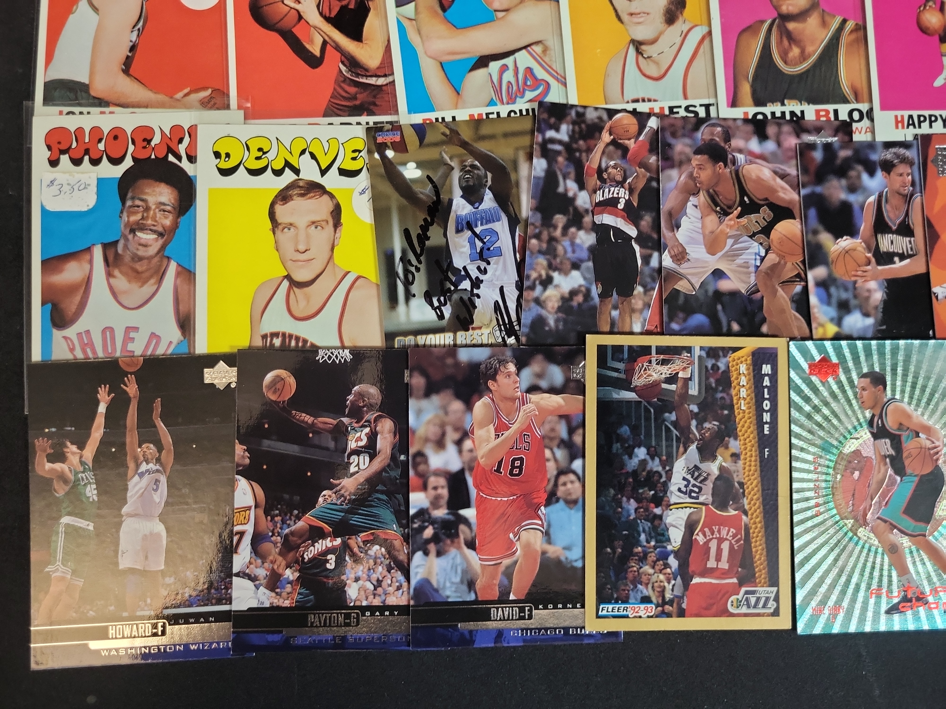 I03887 | A Collection of Vintage and Modern Basketball Trading Cards Featuring Hall of Famers and Rookie Cards