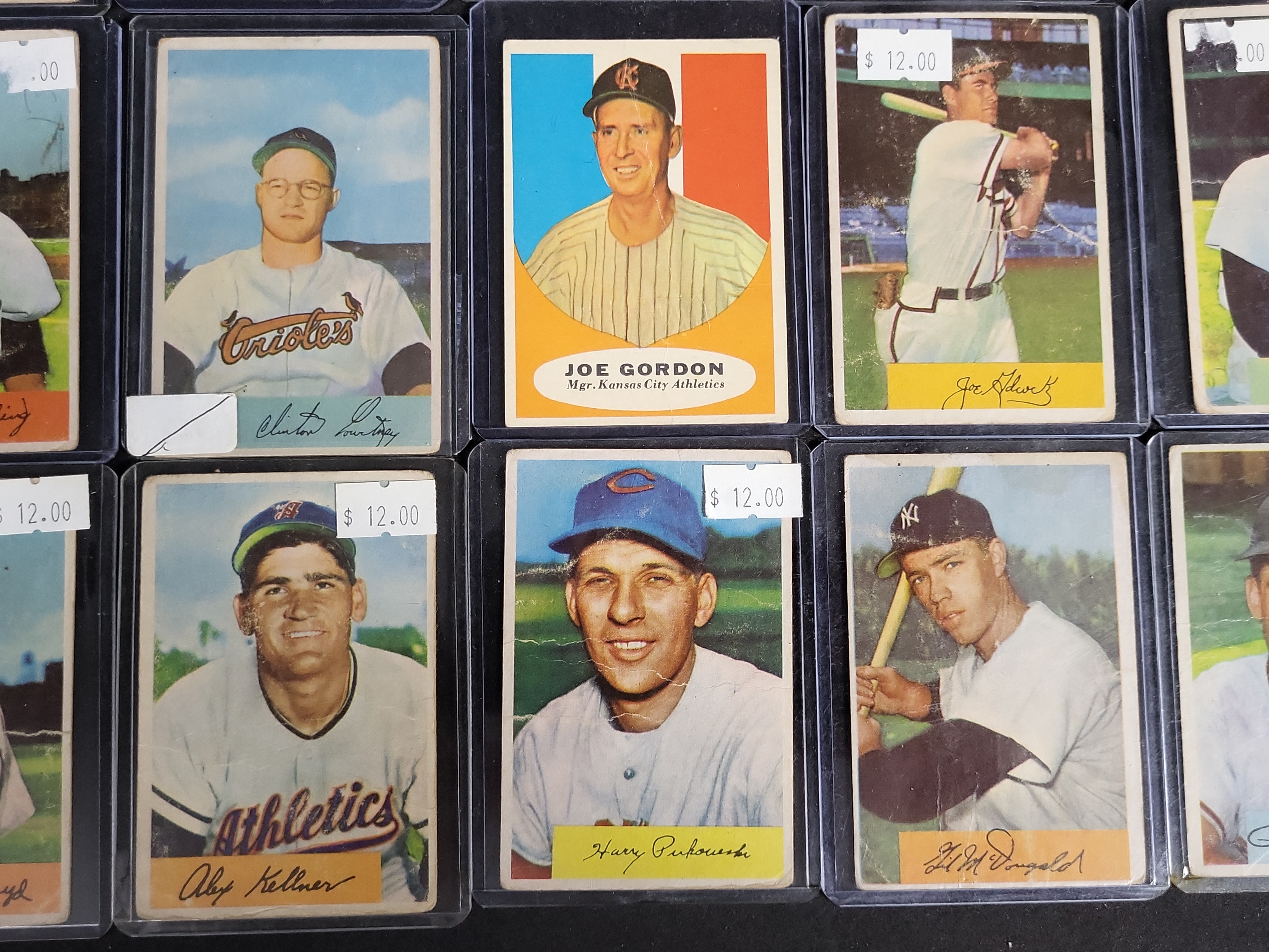 I03835 | A Collection of Vintage 1950s Topps and Bowman Baseball Cards