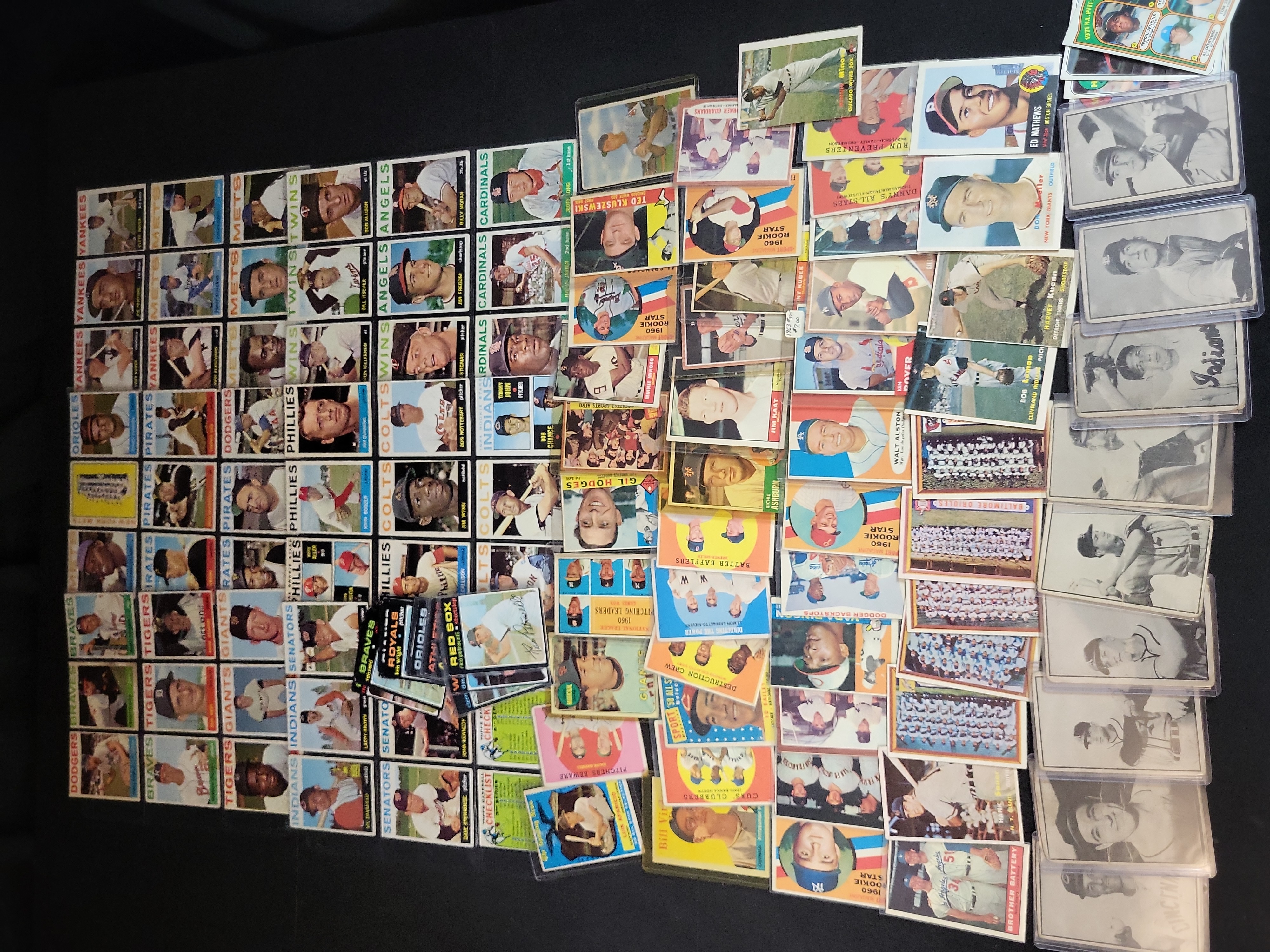 I03874 | A Collection of Vintage Baseball Cards Including Topps and Bowman