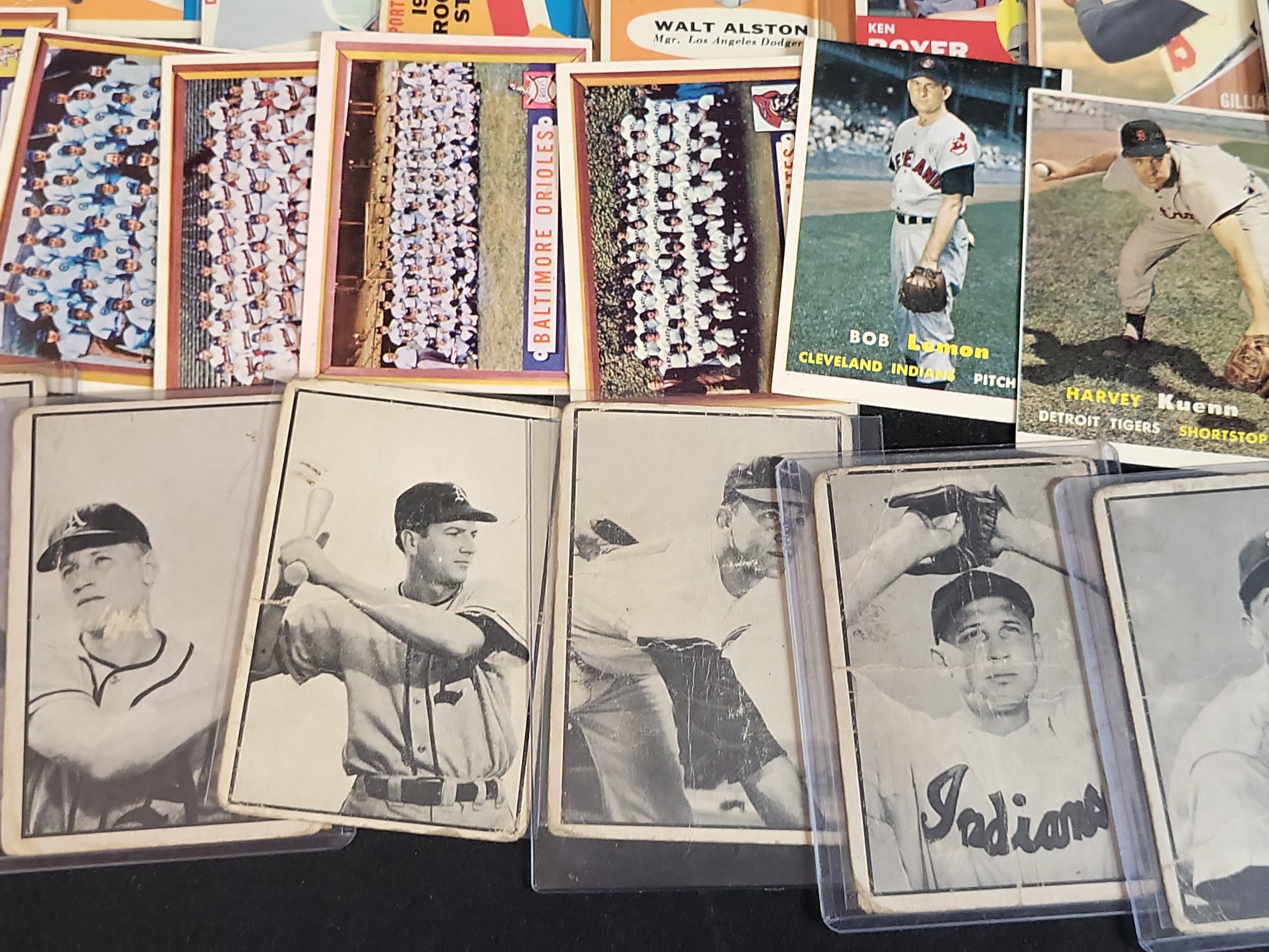 I03874 | A Collection of Vintage Baseball Cards Including Topps and Bowman