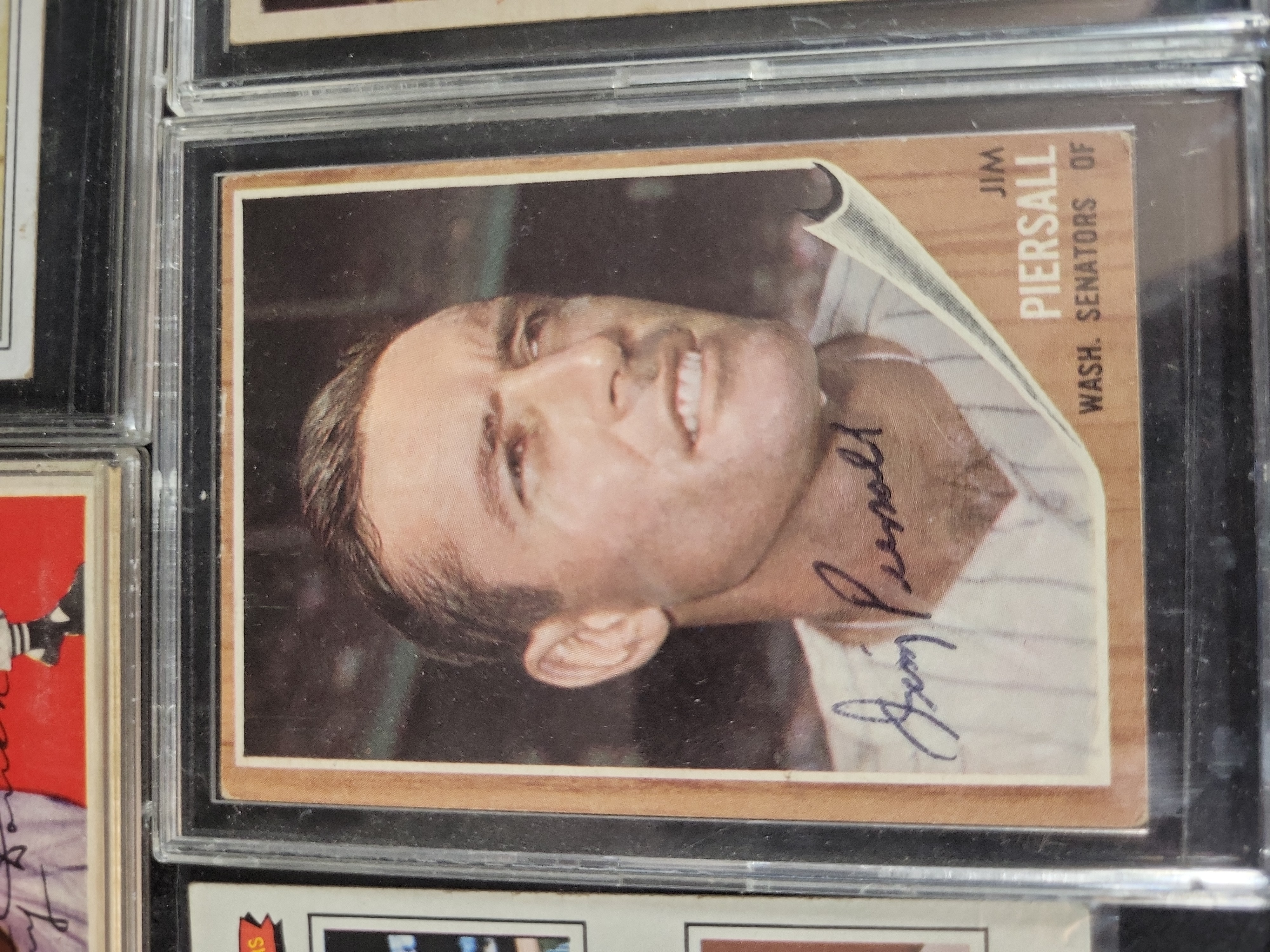 I03085 | A Collection of Vintage Topps Baseball Trading Cards Featuring Hall of Fame Stars and Rookies