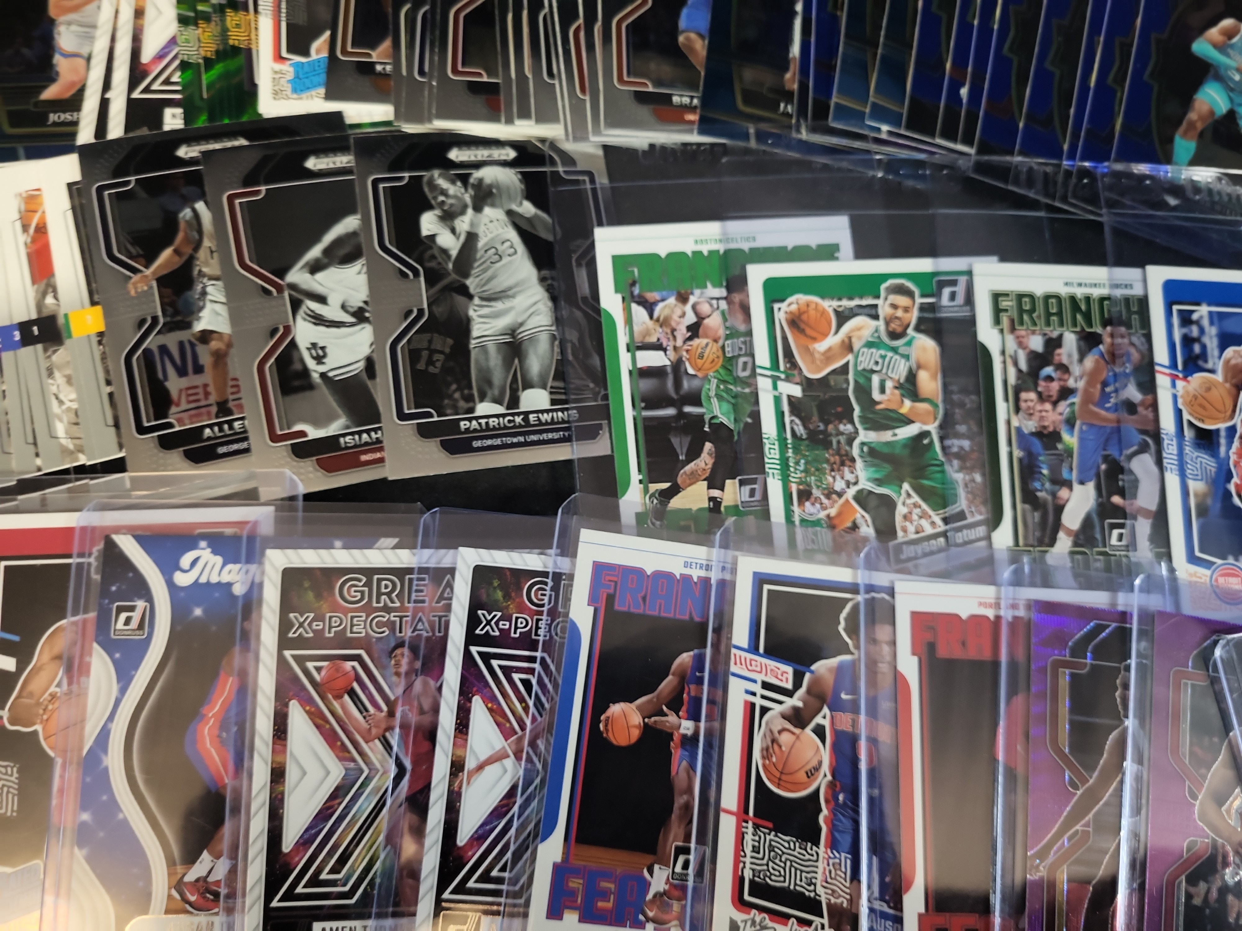 I03648 | A Collection of NBA Trading Cards Featuring Modern Panini Parallels, Rookies, and 1999-2000 Upper Deck Binder