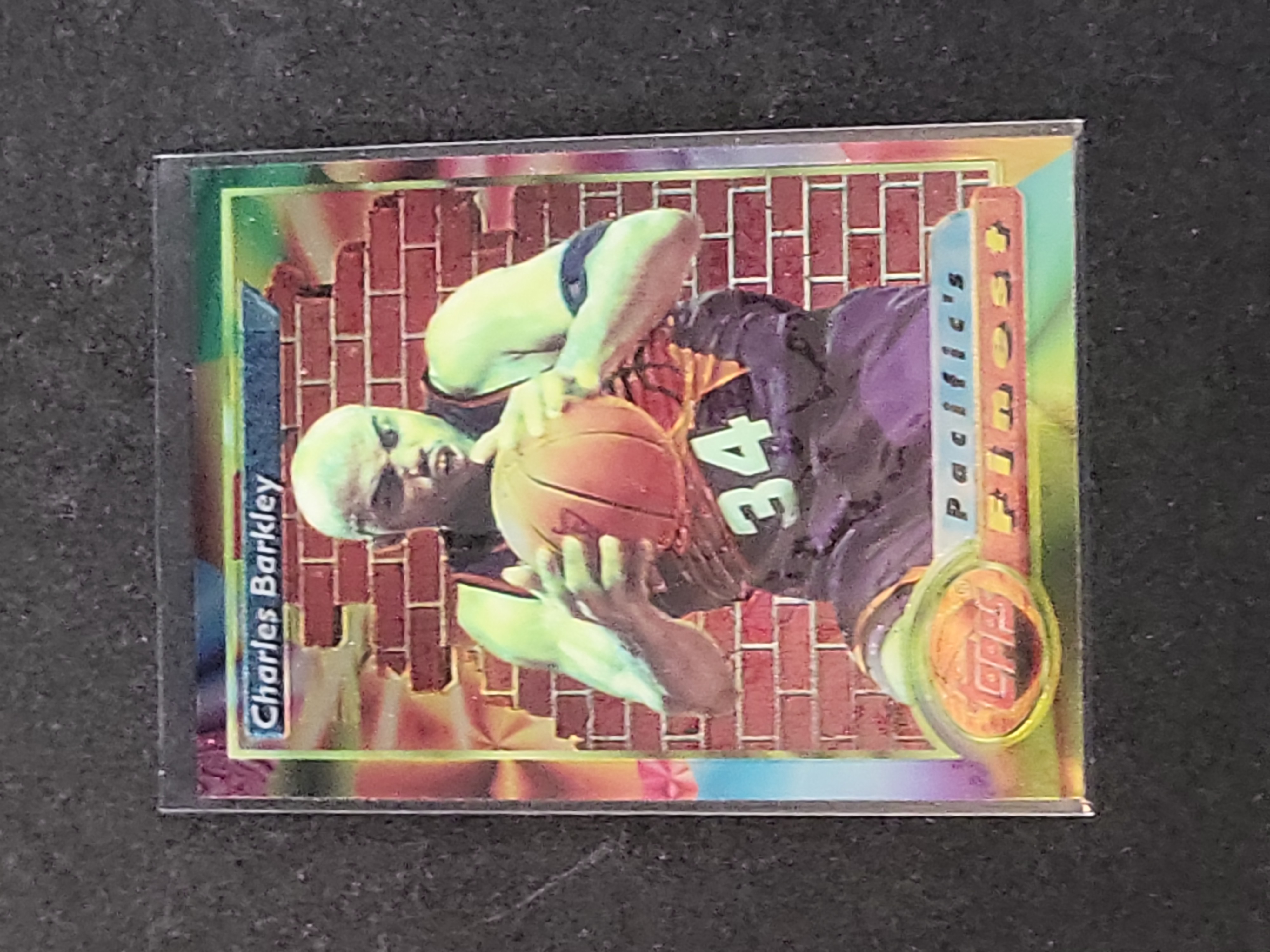 I03144 | 1993-94 Topps Finest Charles Barkley #125 Refractor Phoenix Suns Basketball Card