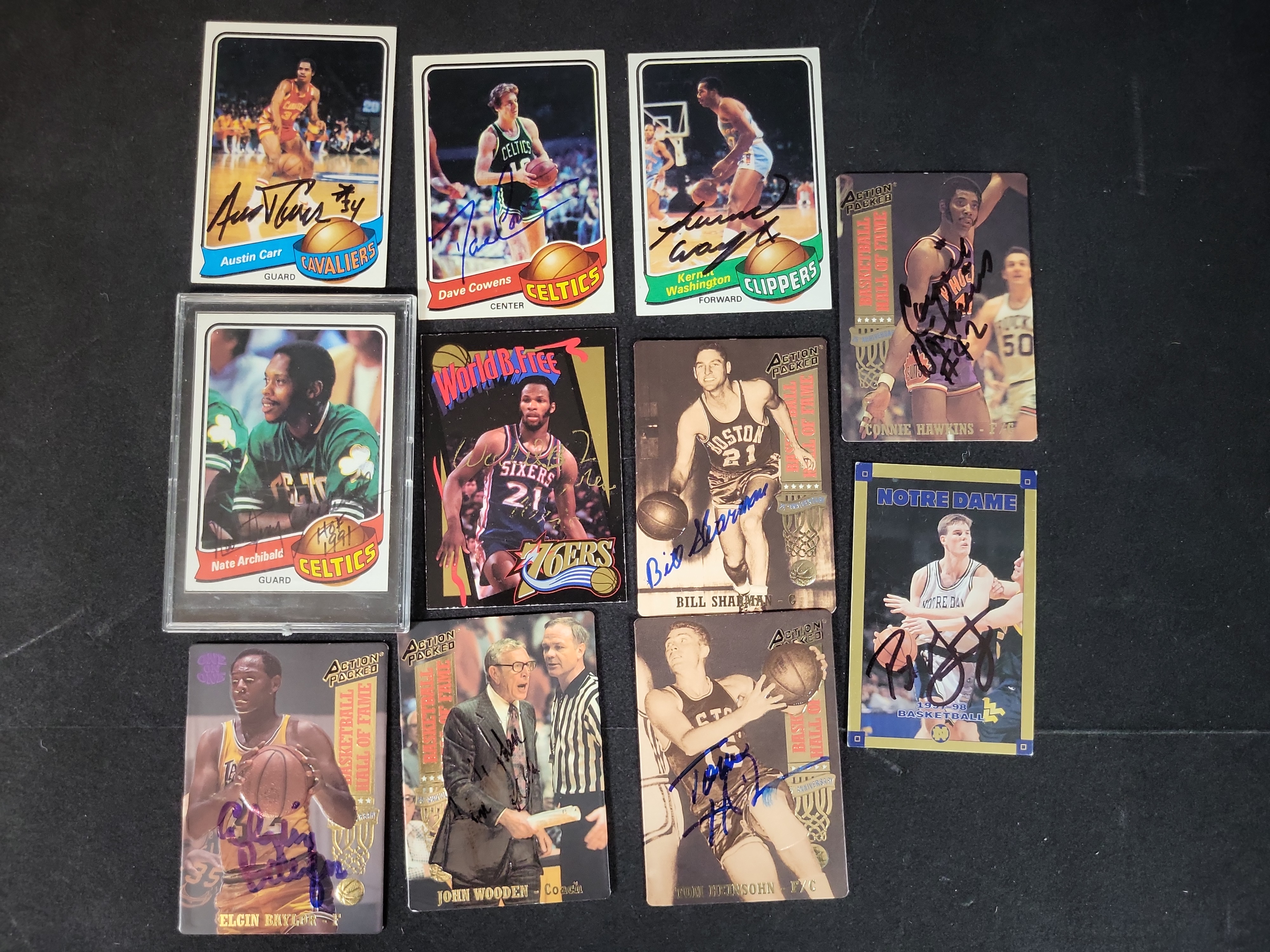 I03080 | A Lot of Eleven Autographed Basketball Cards Featuring Hall of Fame Players and Coaches