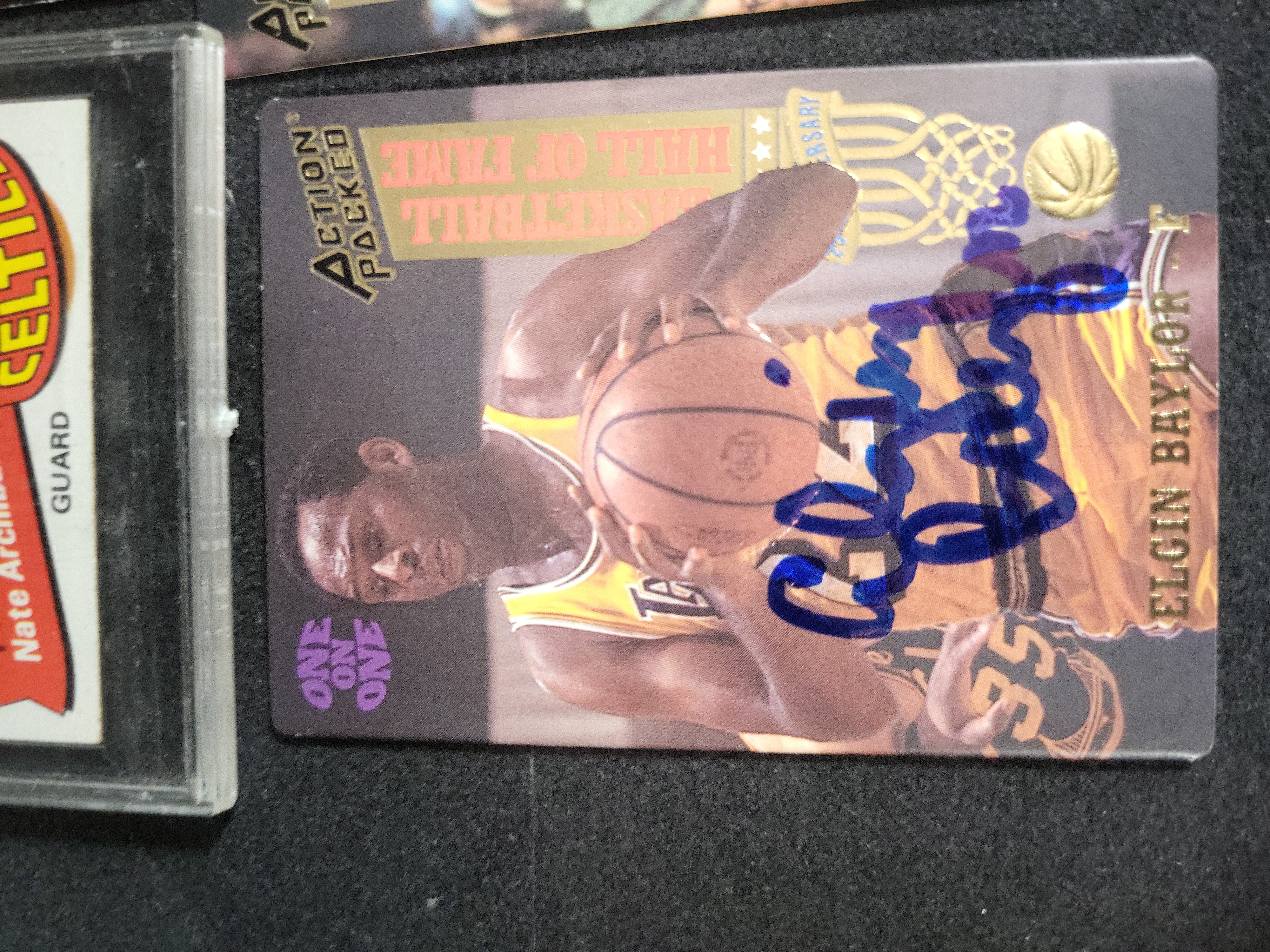 I03080 | A Lot of Eleven Autographed Basketball Cards Featuring Hall of Fame Players and Coaches
