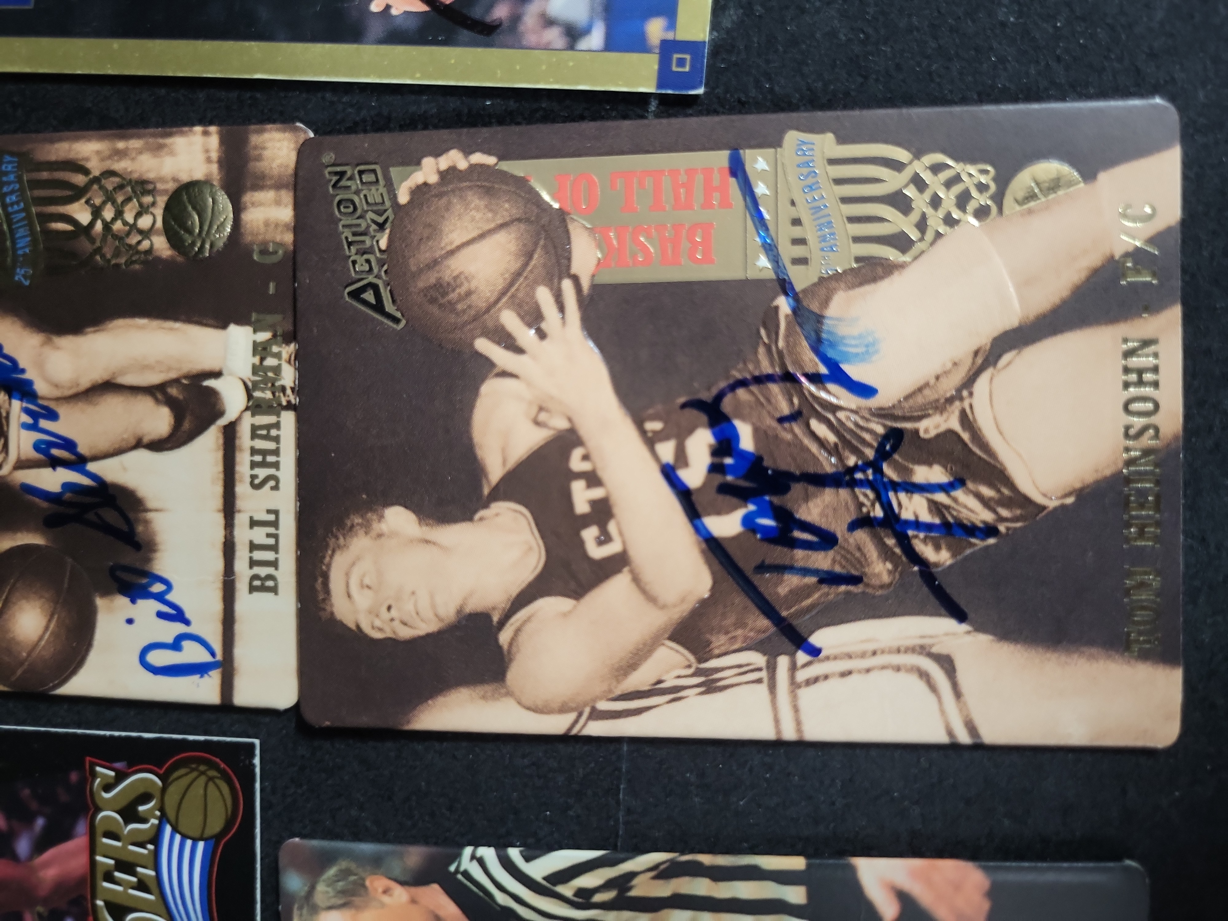 I03080 | A Lot of Eleven Autographed Basketball Cards Featuring Hall of Fame Players and Coaches