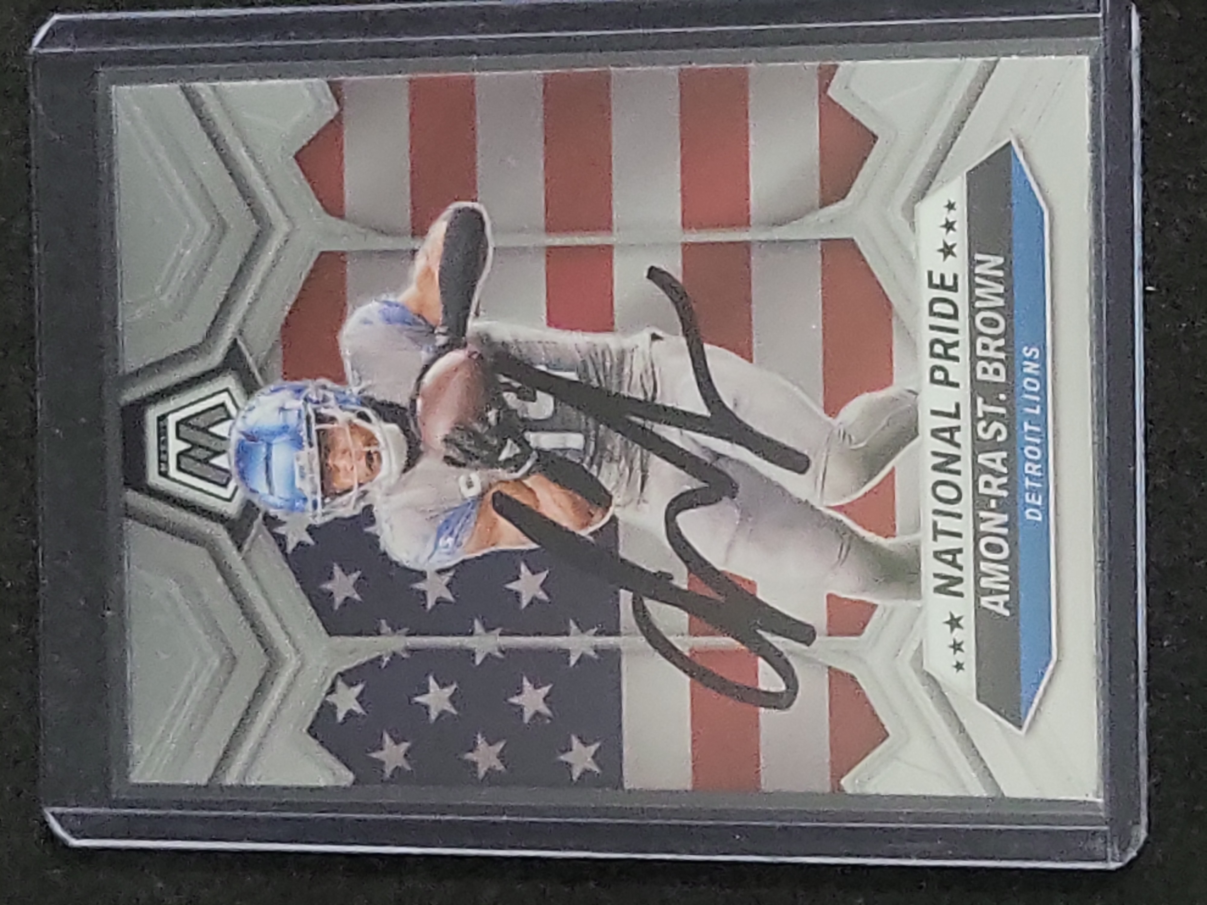 I03567 | A Collection of Nine Autographed NFL Football Trading Cards Including Hall of Fame Players