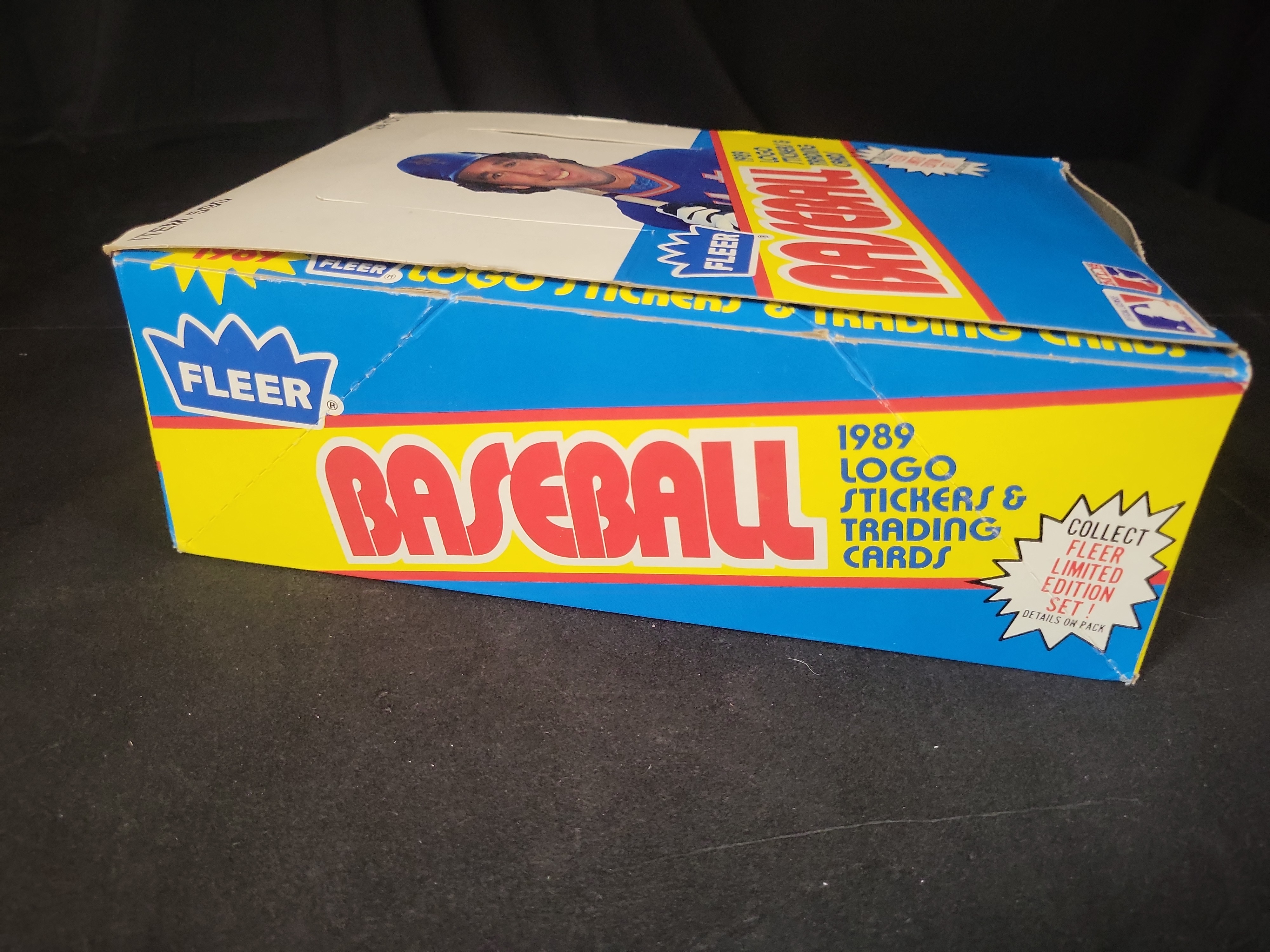 I03247 | 1989 Fleer Baseball Logo Stickers and Trading Cards Cello Box of 24 Packs with Visible Ken Griffey Jr. Rookie Card