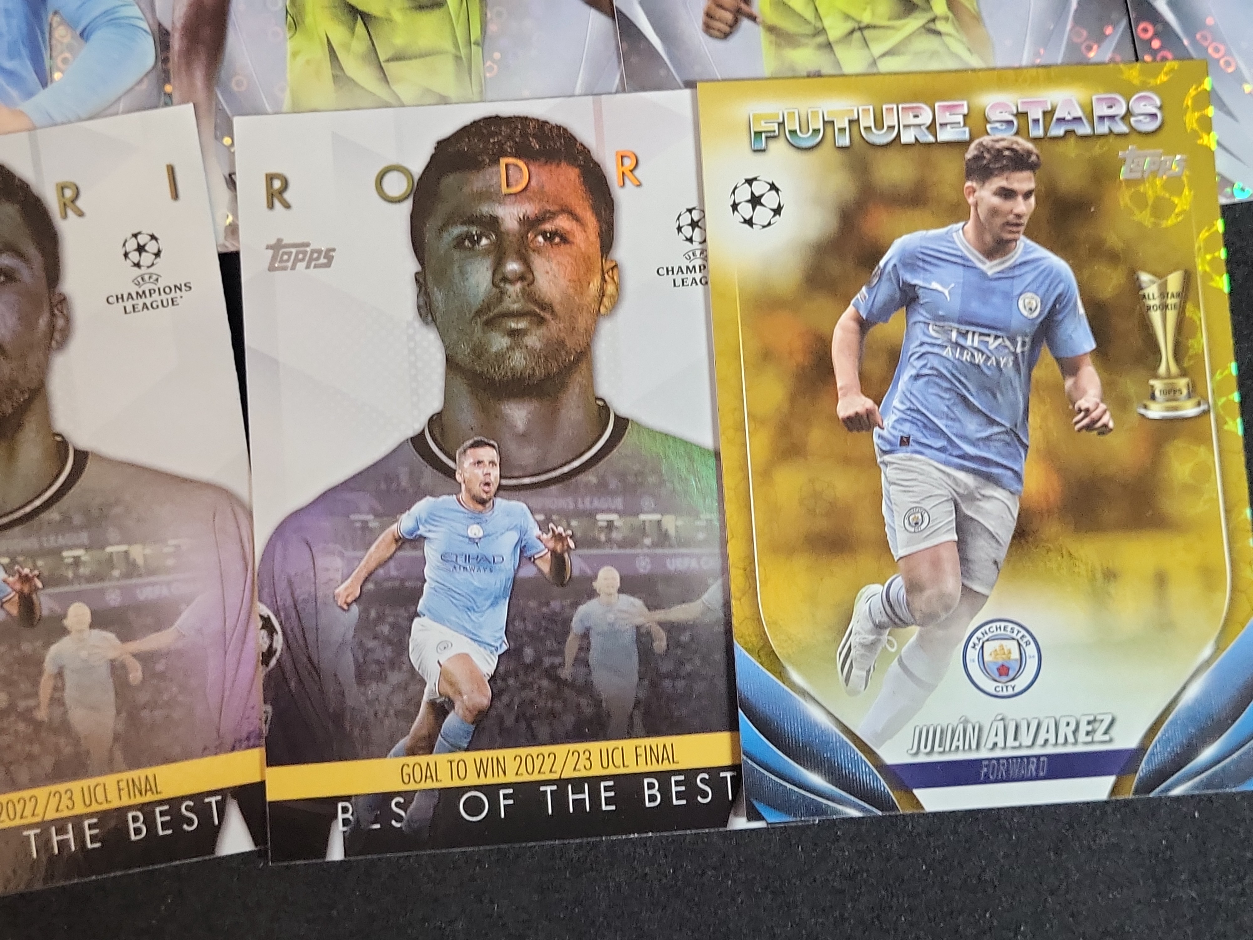 I03656 | A Collection of 20 2023-24 Topps UEFA Club Competitions Soccer Trading Cards