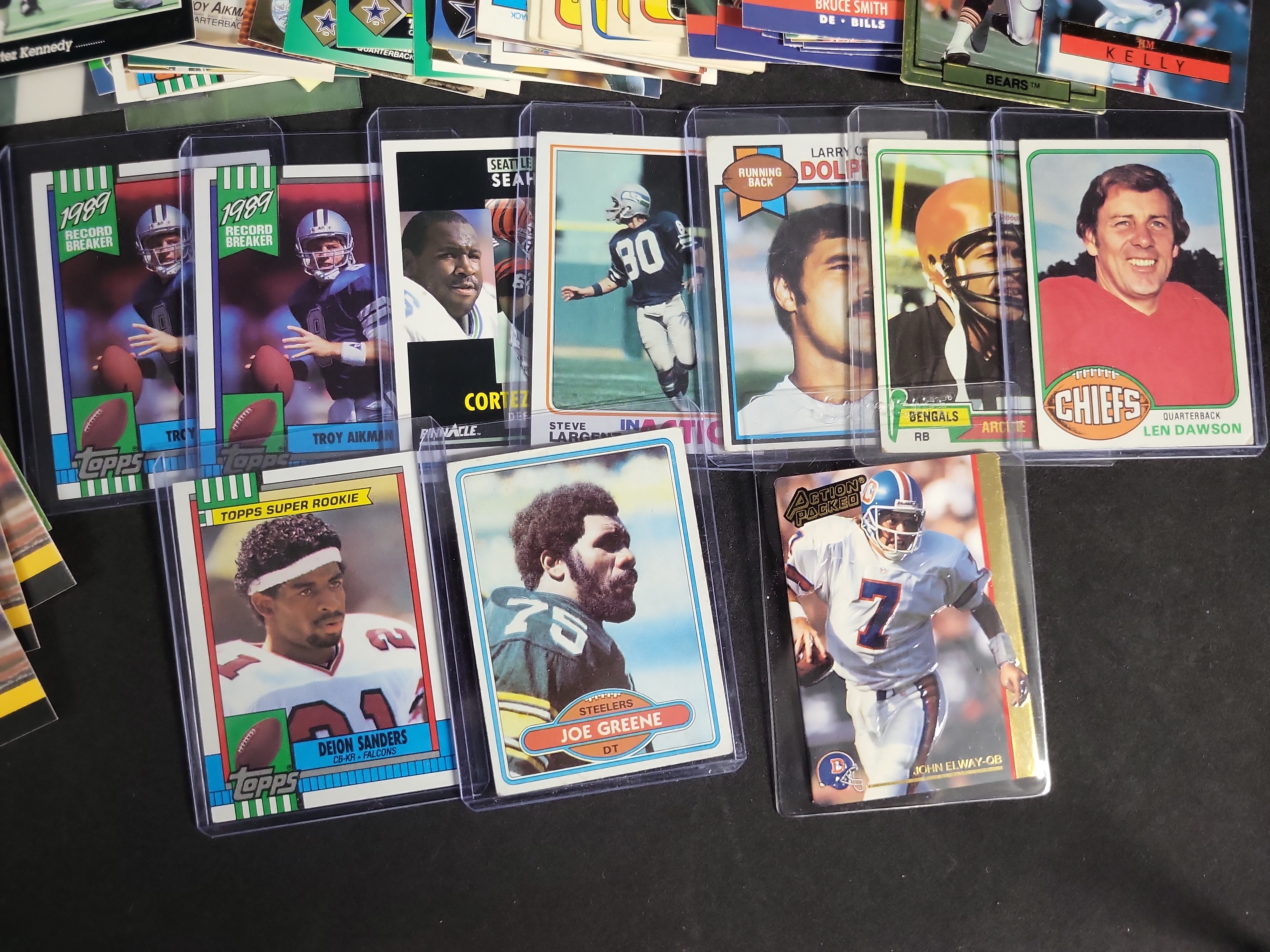 I03826 | A Collection of American Football Trading Cards Including Vintage and Modern Issues