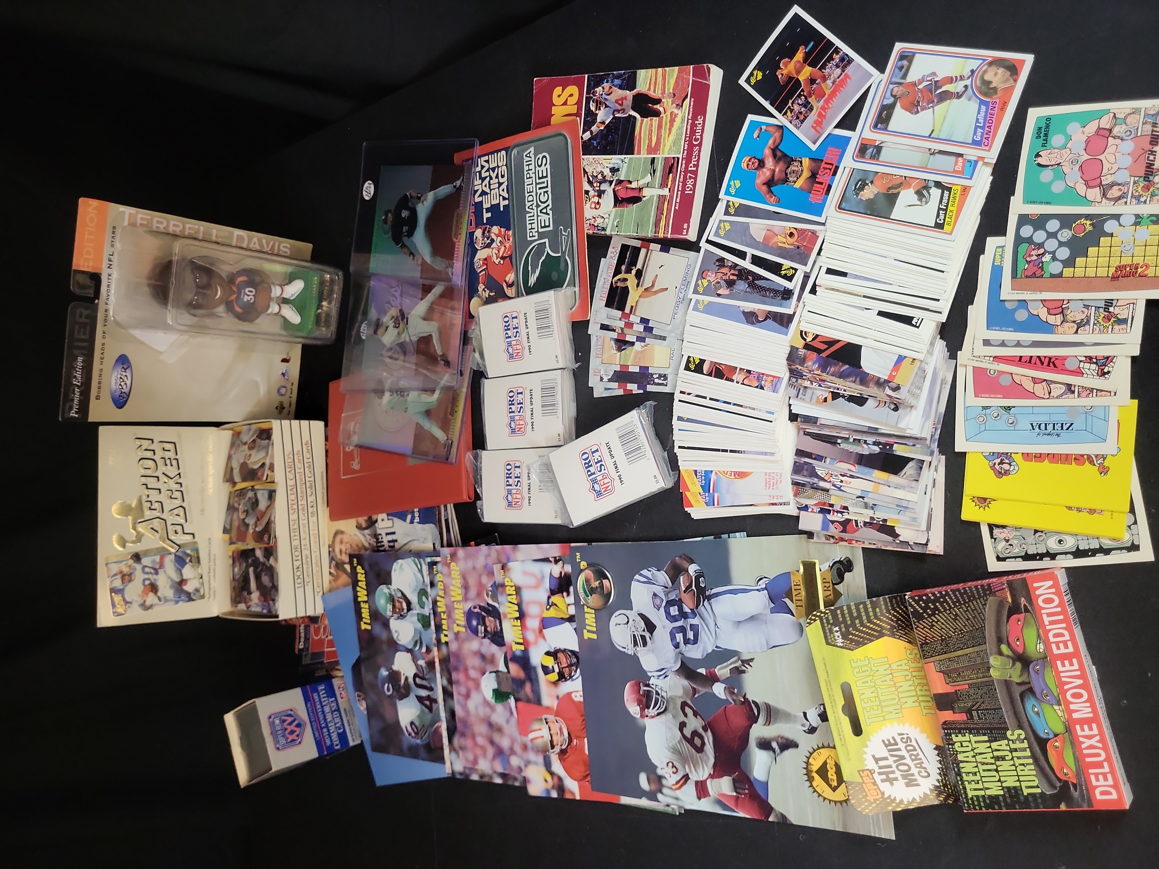 I03832 | A Collection of Vintage Sports and Pop Culture Trading Cards, Magazines, and Memorabilia