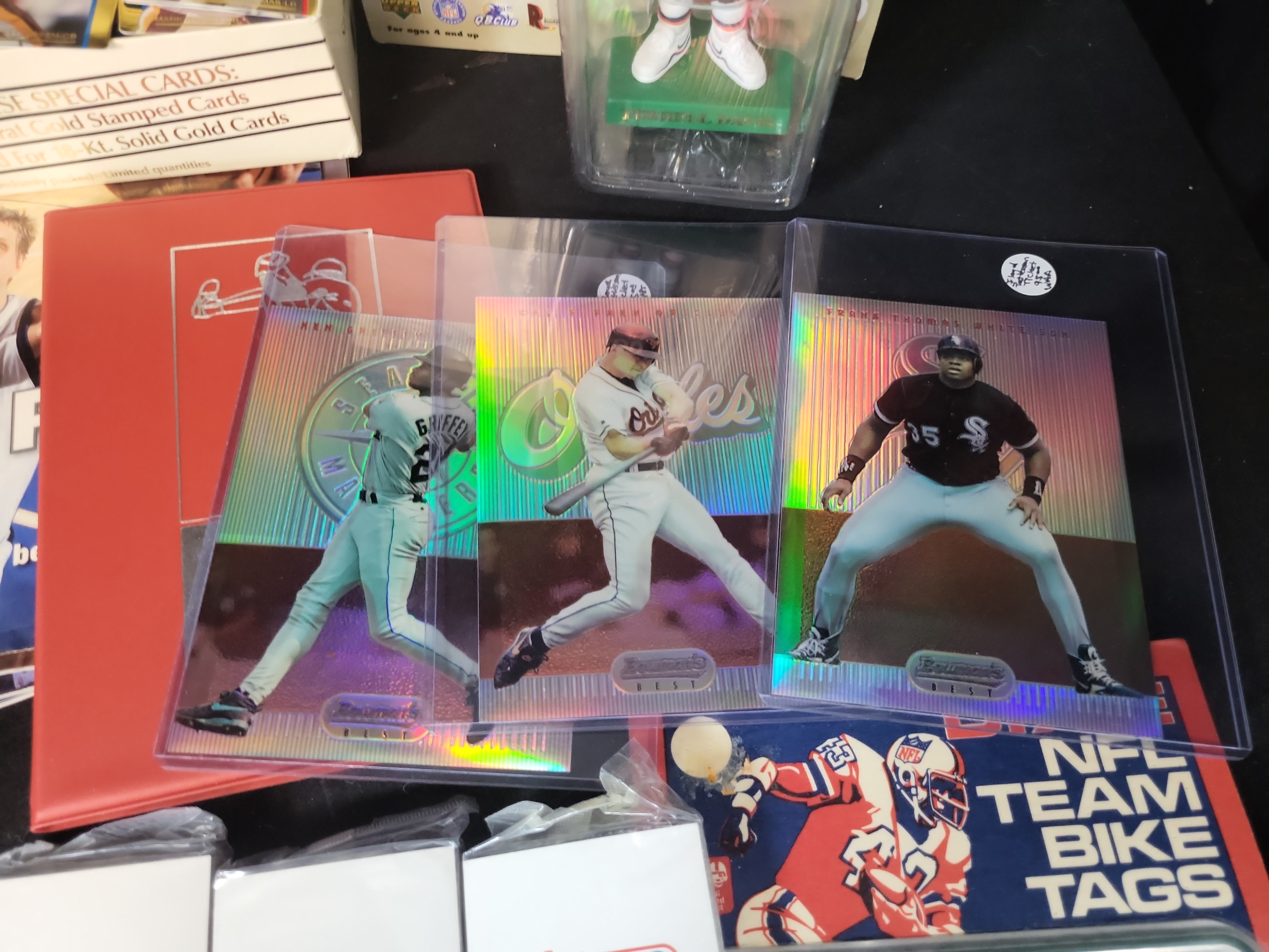I03832 | A Collection of Vintage Sports and Pop Culture Trading Cards, Magazines, and Memorabilia