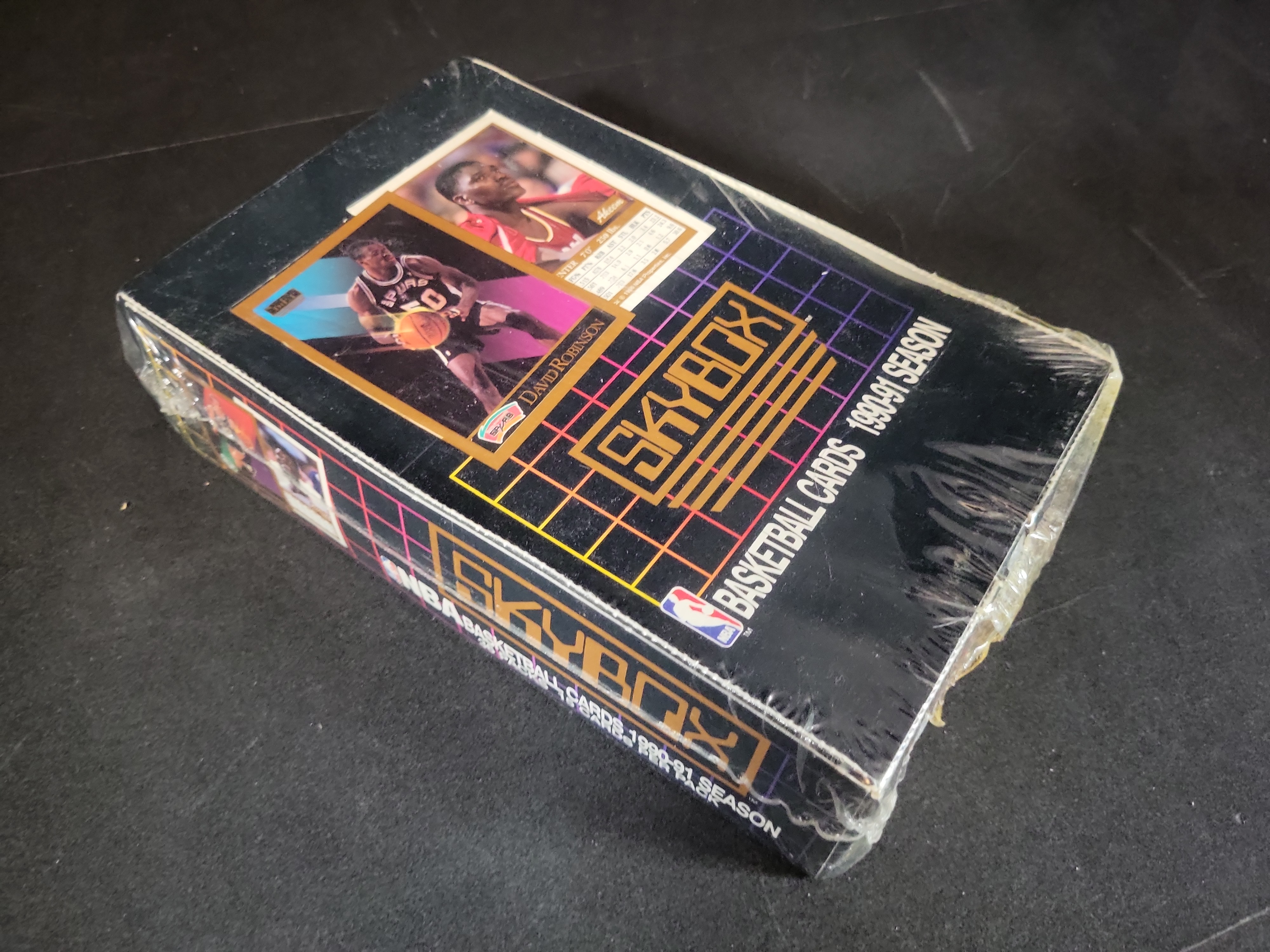 I03243 | 1990-91 SkyBox NBA Basketball Cards Factory-Sealed Wax Box