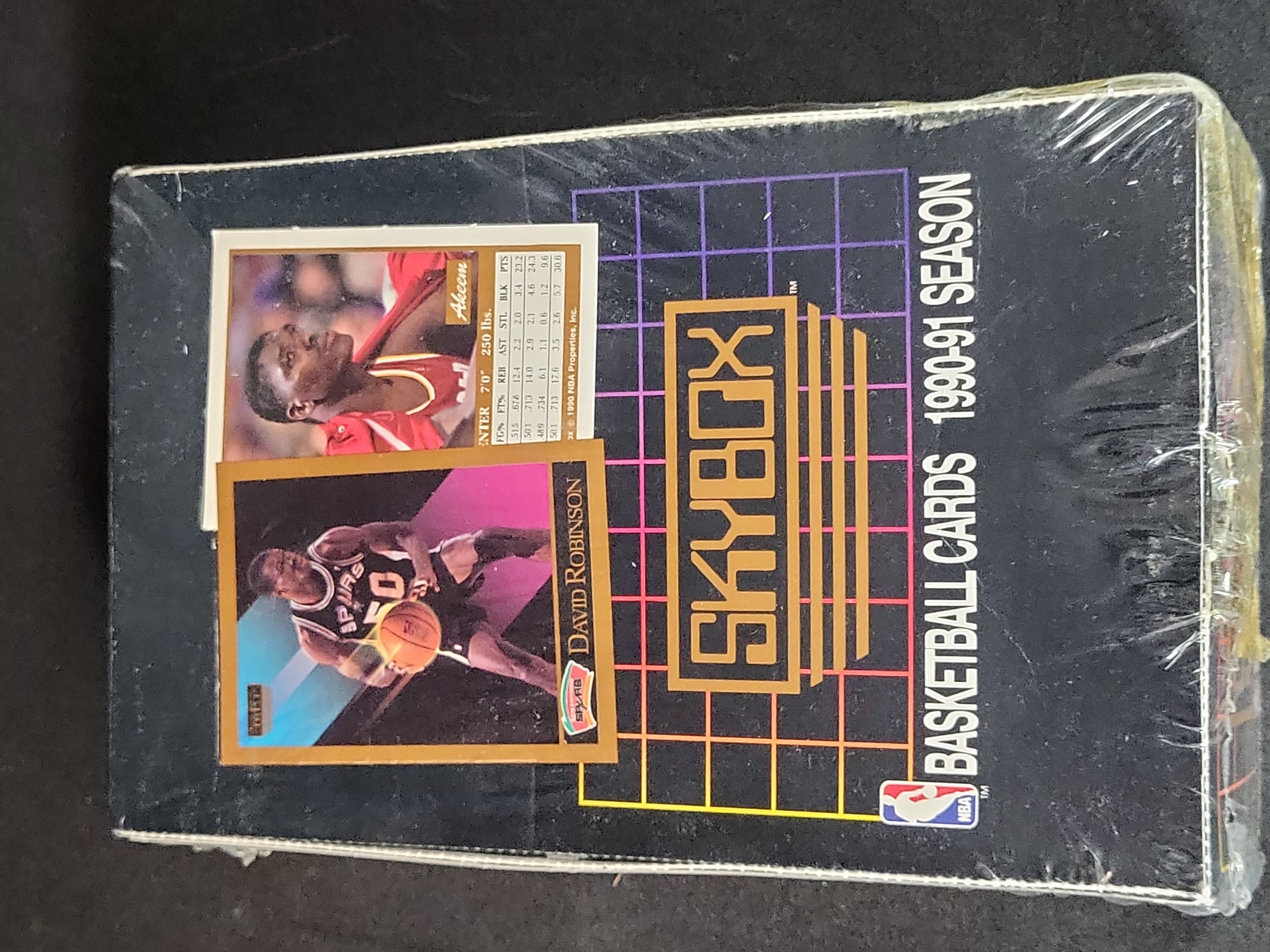 I03243 | 1990-91 SkyBox NBA Basketball Cards Factory-Sealed Wax Box