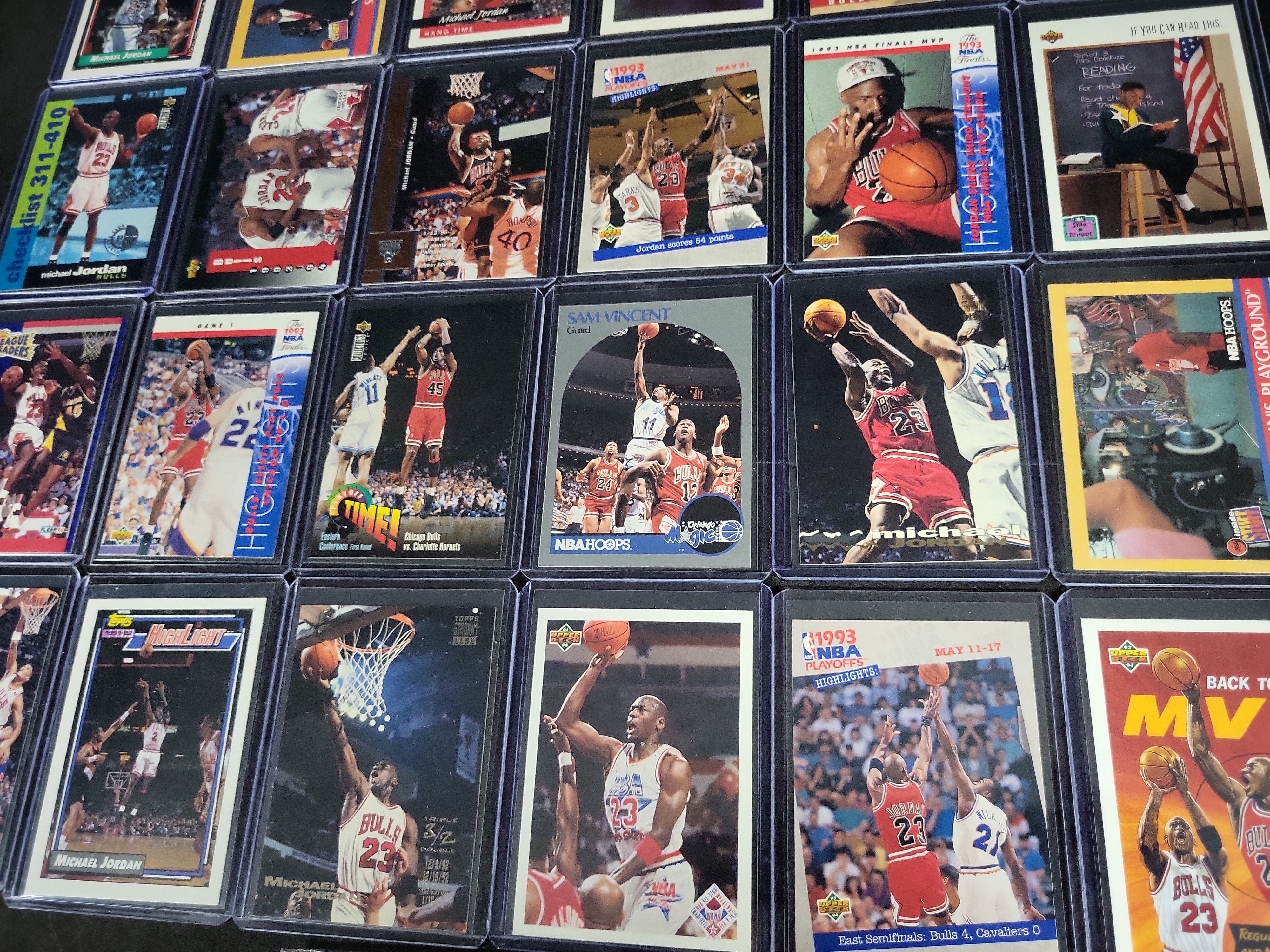 I03816 | A Collection of Vintage Michael Jordan Chicago Bulls Basketball Trading Cards