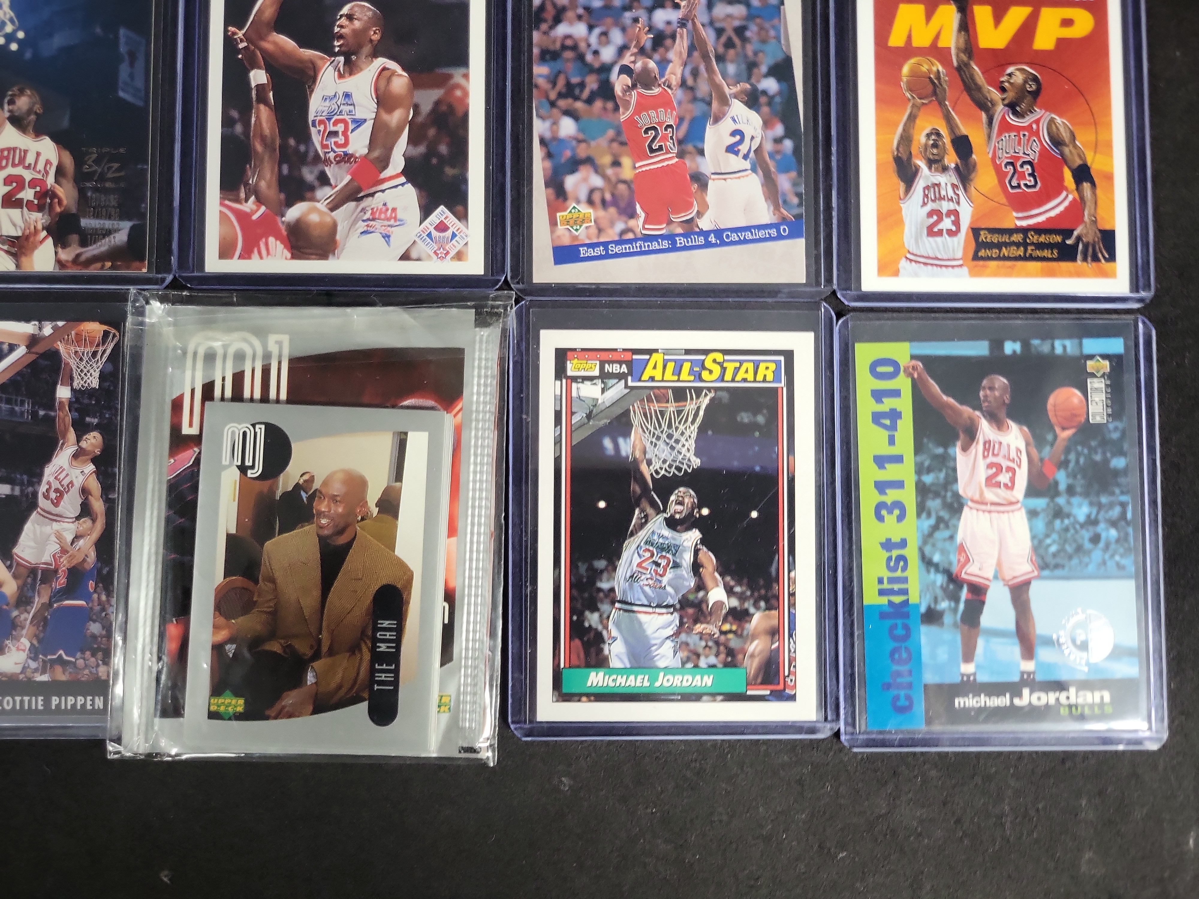 I03816 | A Collection of Vintage Michael Jordan Chicago Bulls Basketball Trading Cards