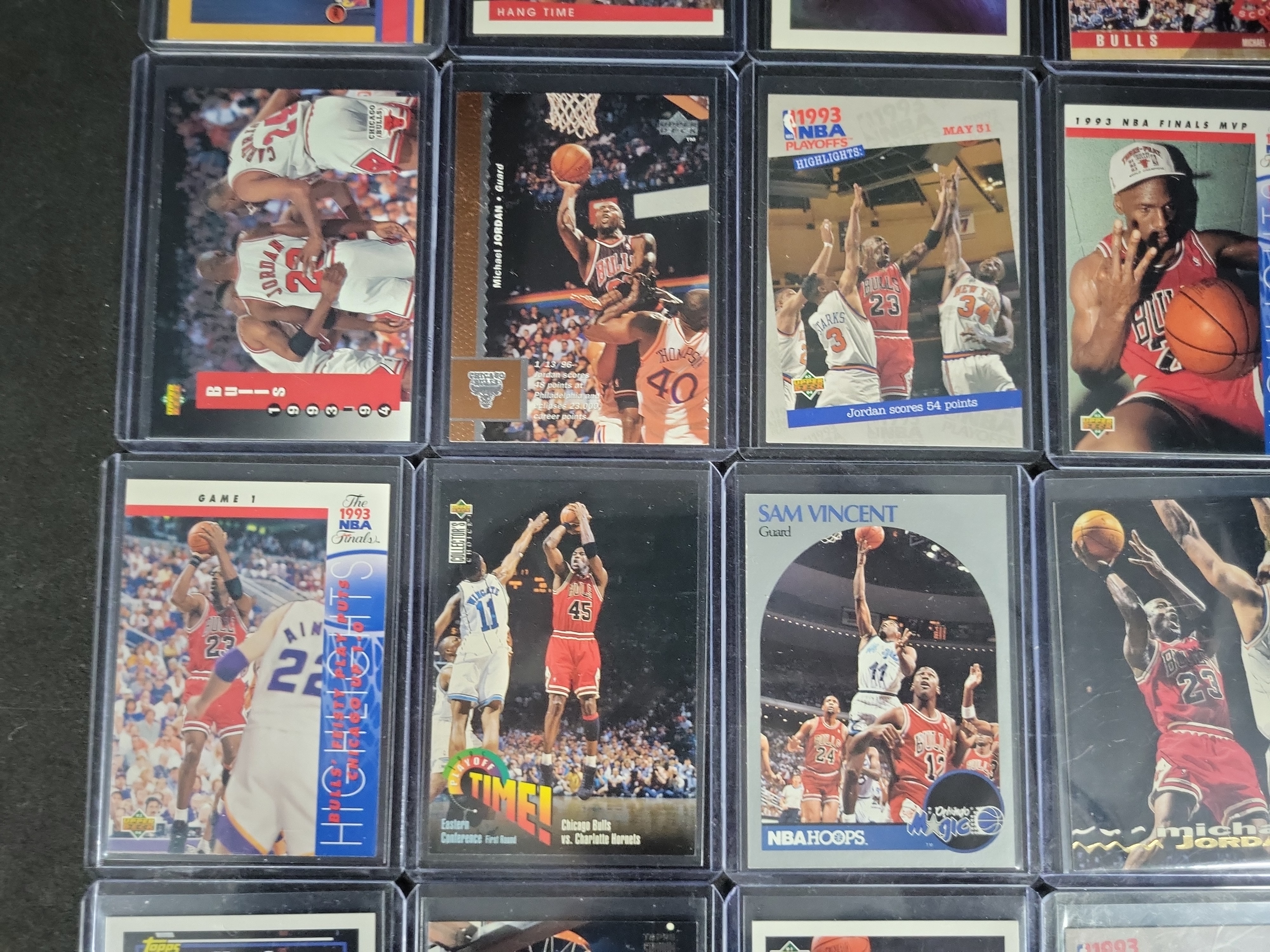 I03816 | A Collection of Vintage Michael Jordan Chicago Bulls Basketball Trading Cards