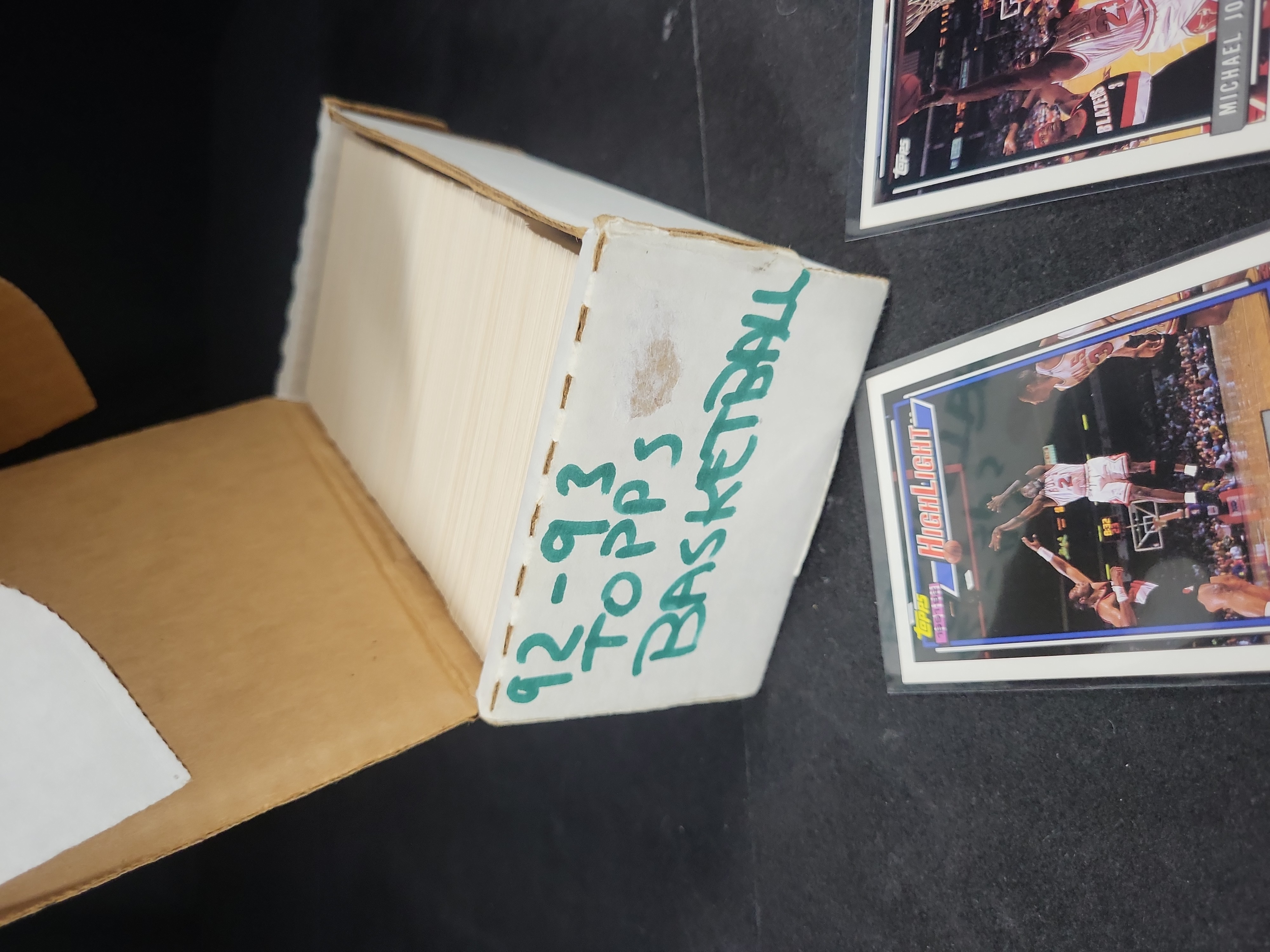I03807 | A Collection of 1992-93 Topps Basketball Cards Featuring Michael Jordan