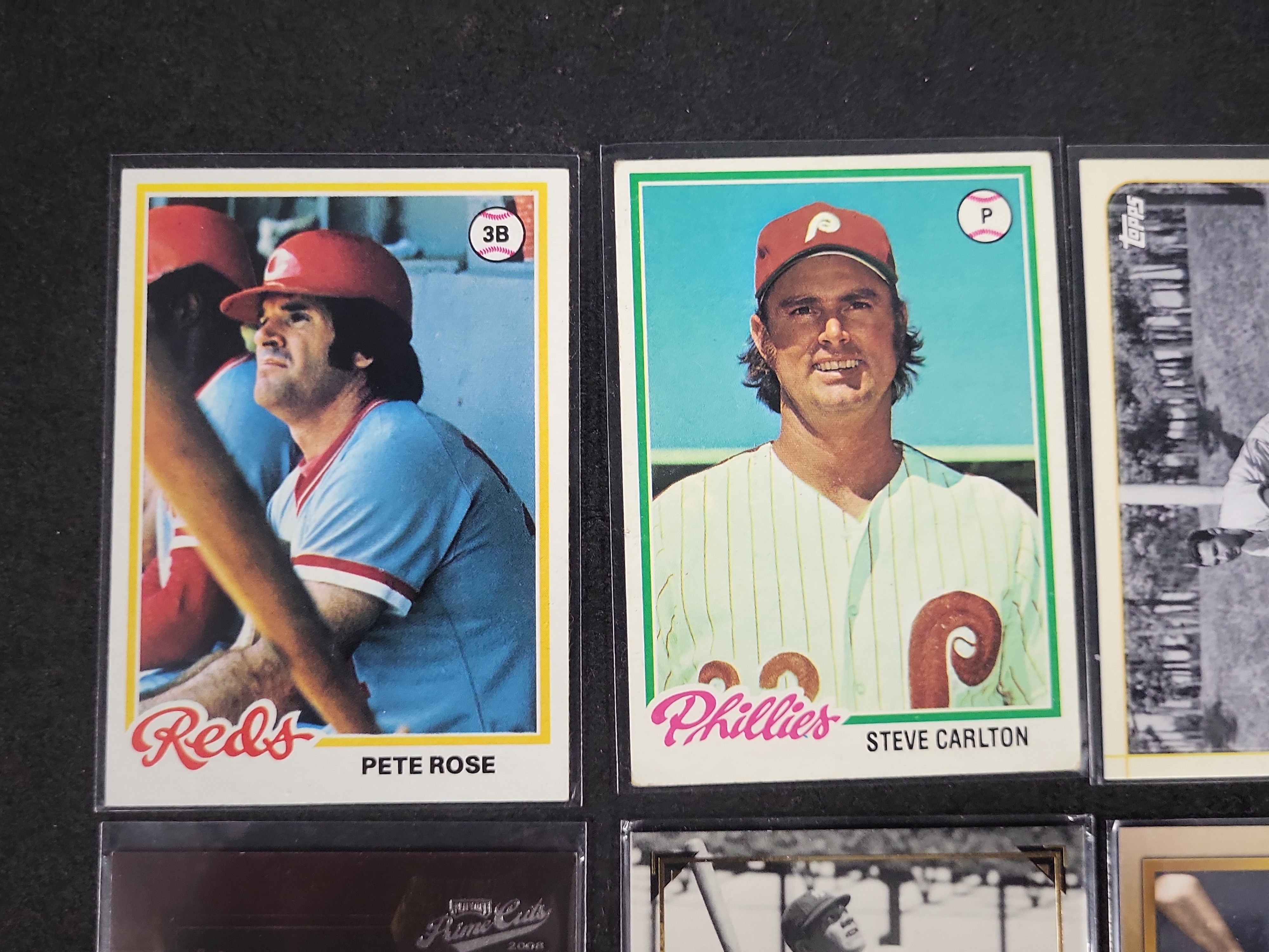 I03166 | A Collection of Six Baseball Trading Cards Featuring 1978 Topps and Modern Hall of Fame Inserts