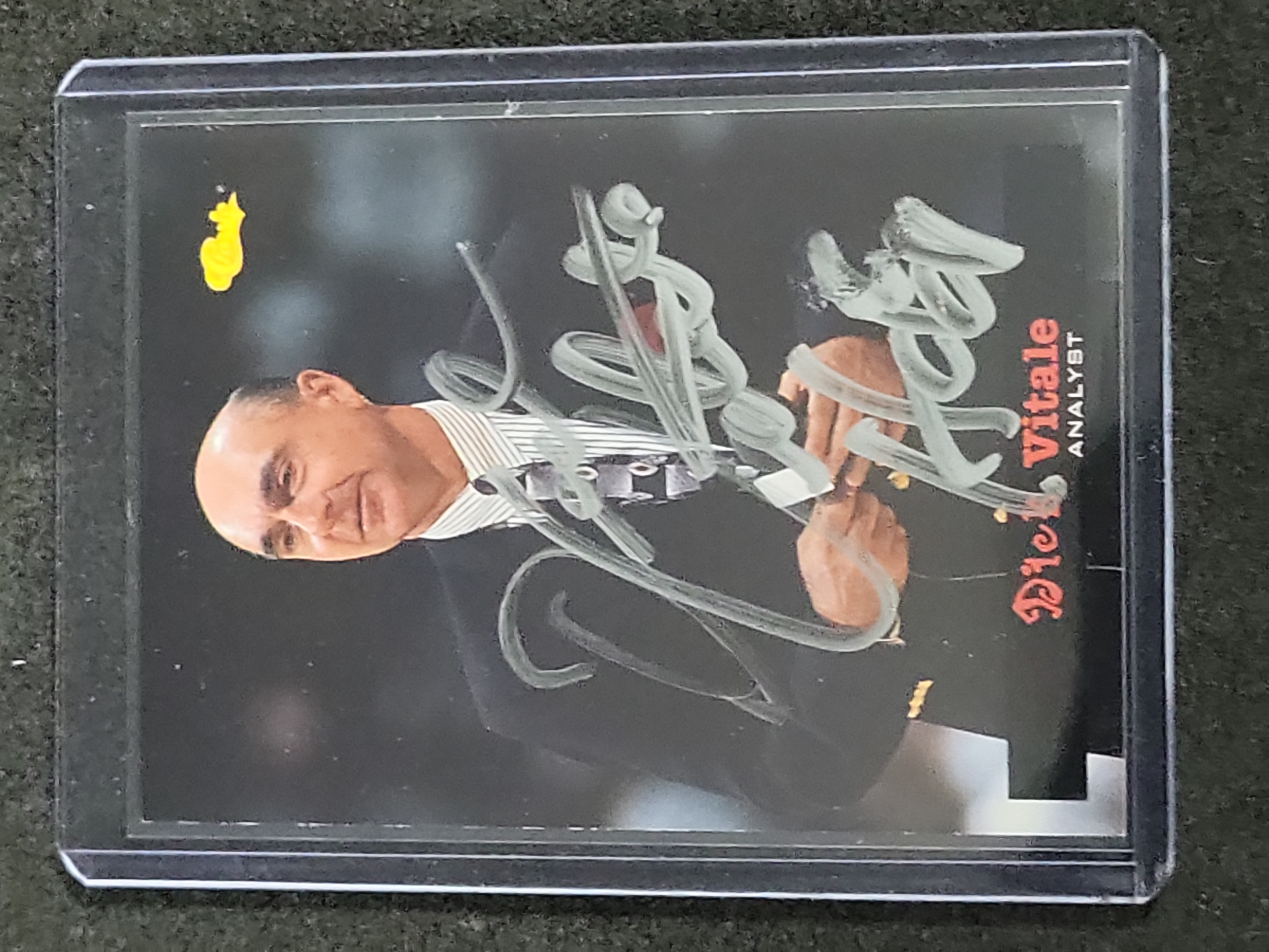 I03569 | 1994 Classic Basketball Dick Vitale Autographed Analyst Card