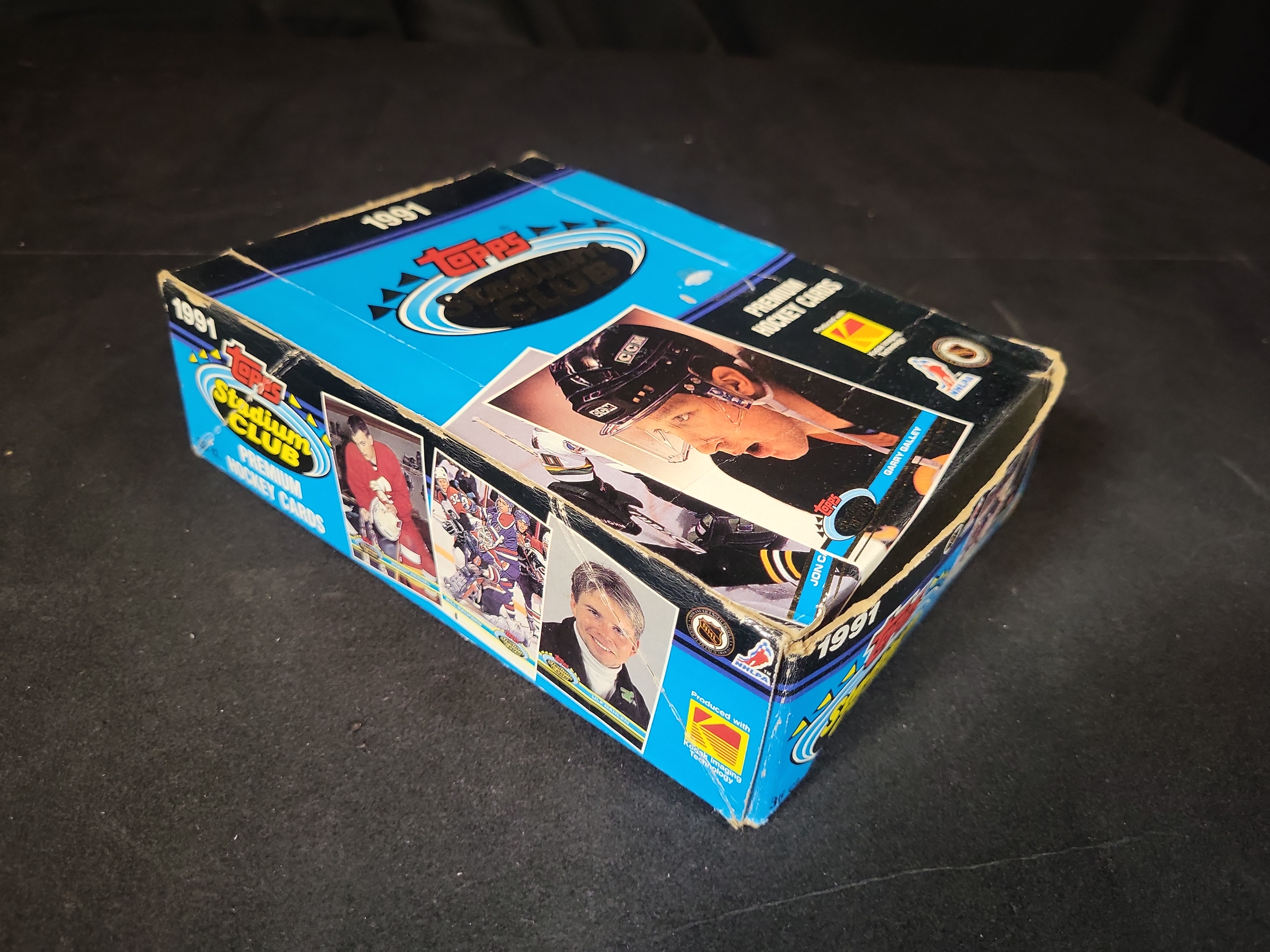 I03227 | 1991 Topps Stadium Club Hockey Partial Display Box with Four Sealed Packs