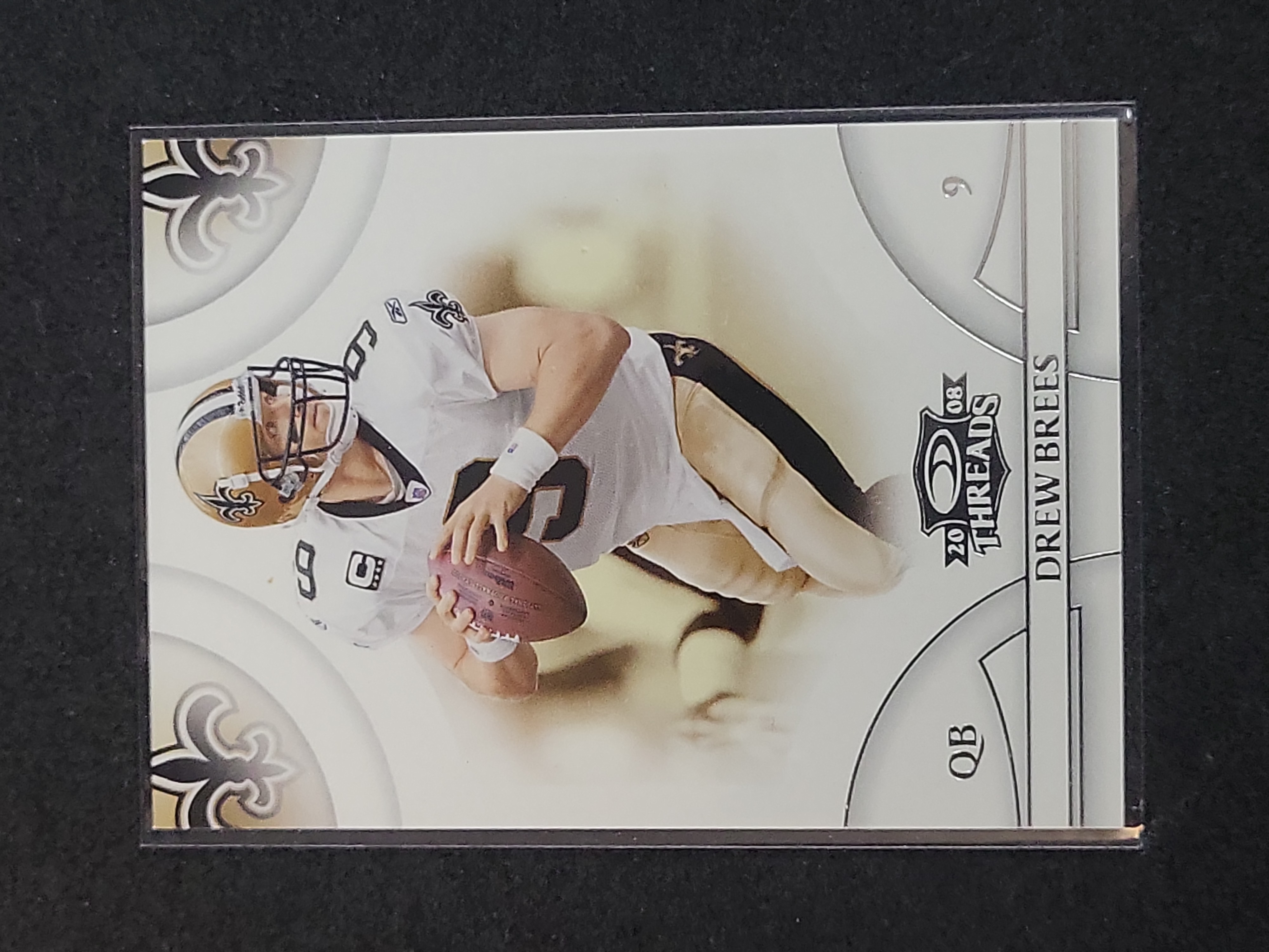I03134 | 2008 Donruss Playoff Threads Drew Brees Football Card #77 New Orleans Saints