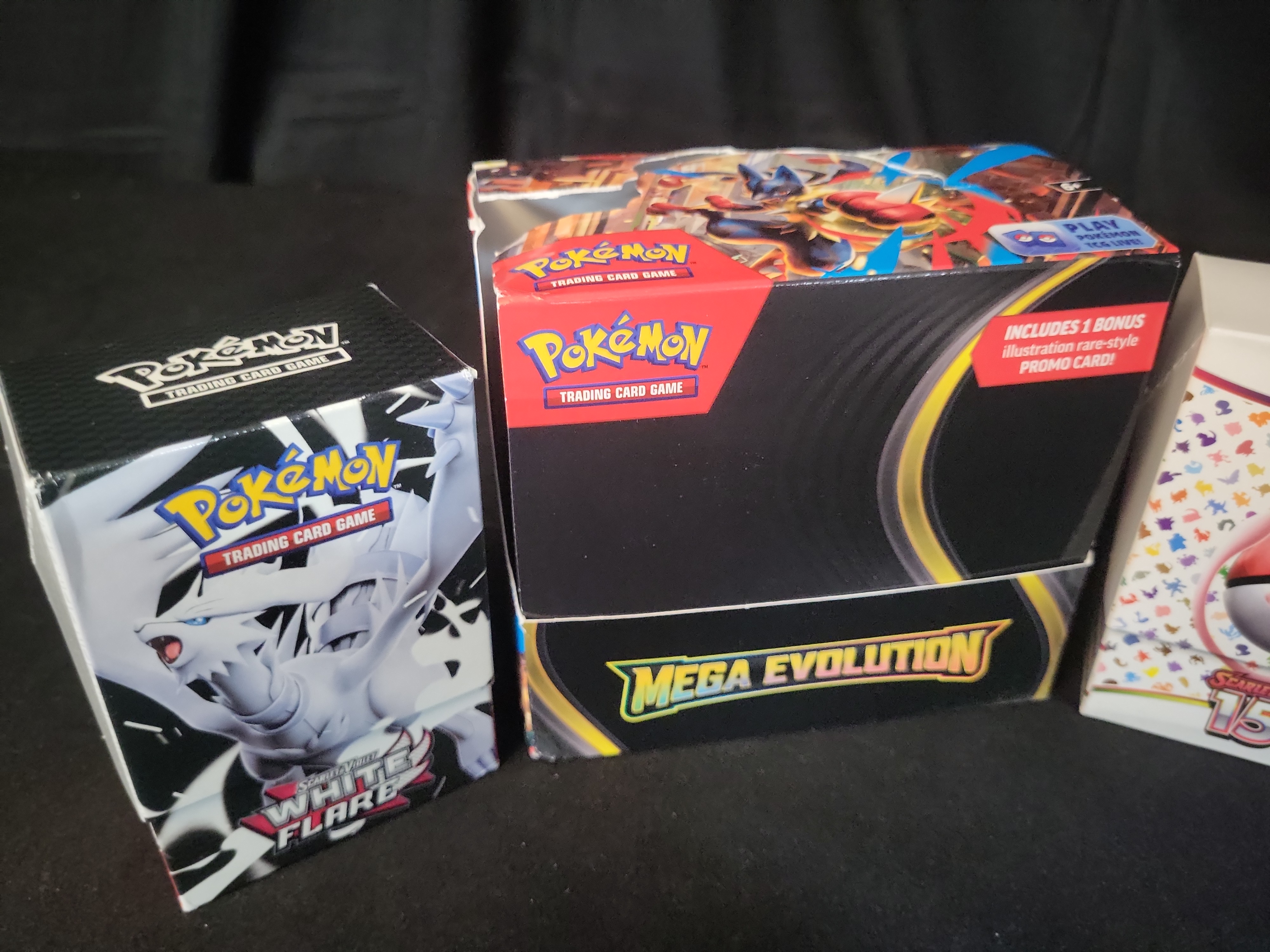 I02748 | A Collection of Pokemon Trading Card Game Items Including Bulk Cards and Vintage Dark Arbok