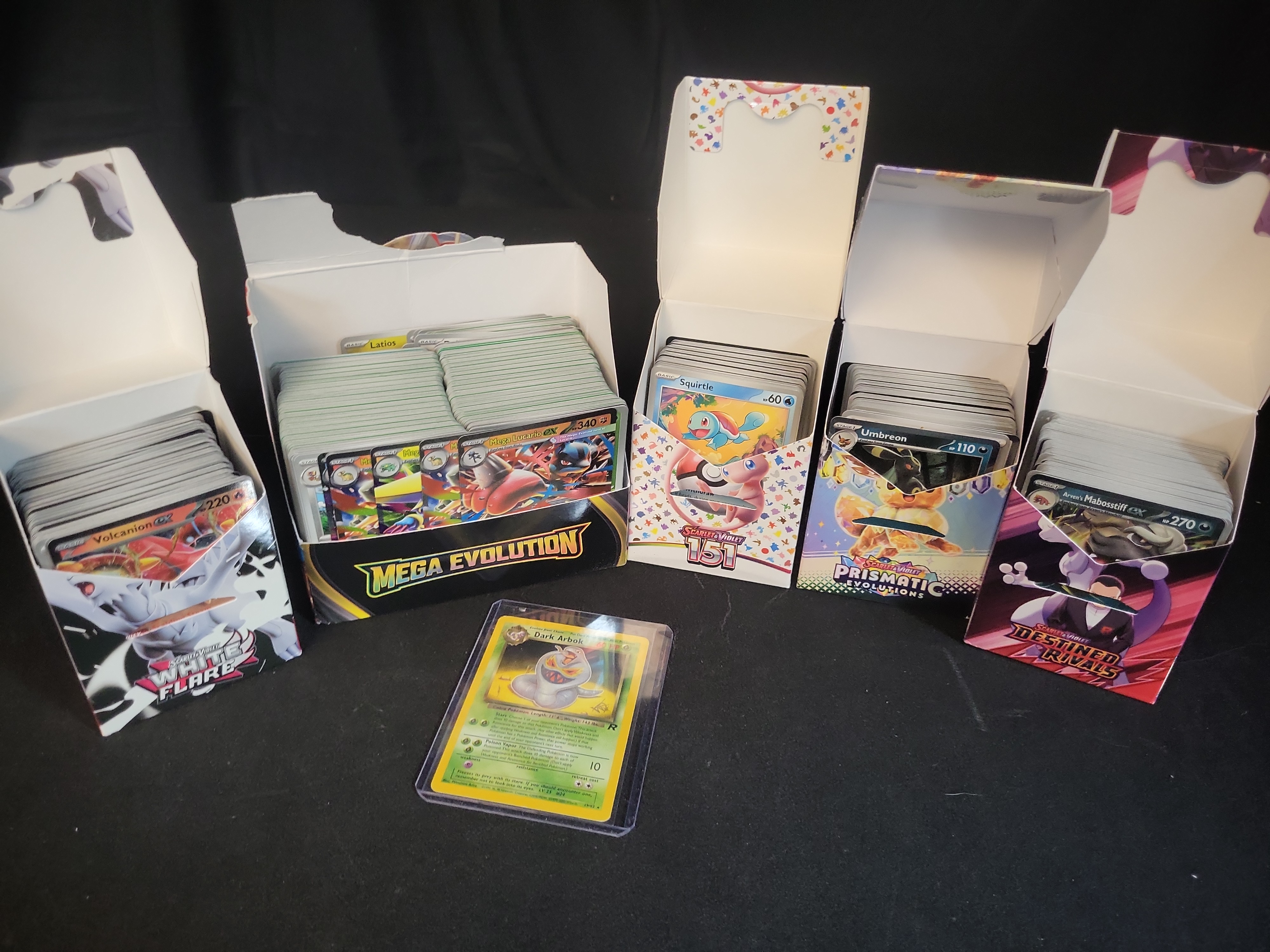 I02748 | A Collection of Pokemon Trading Card Game Items Including Bulk Cards and Vintage Dark Arbok