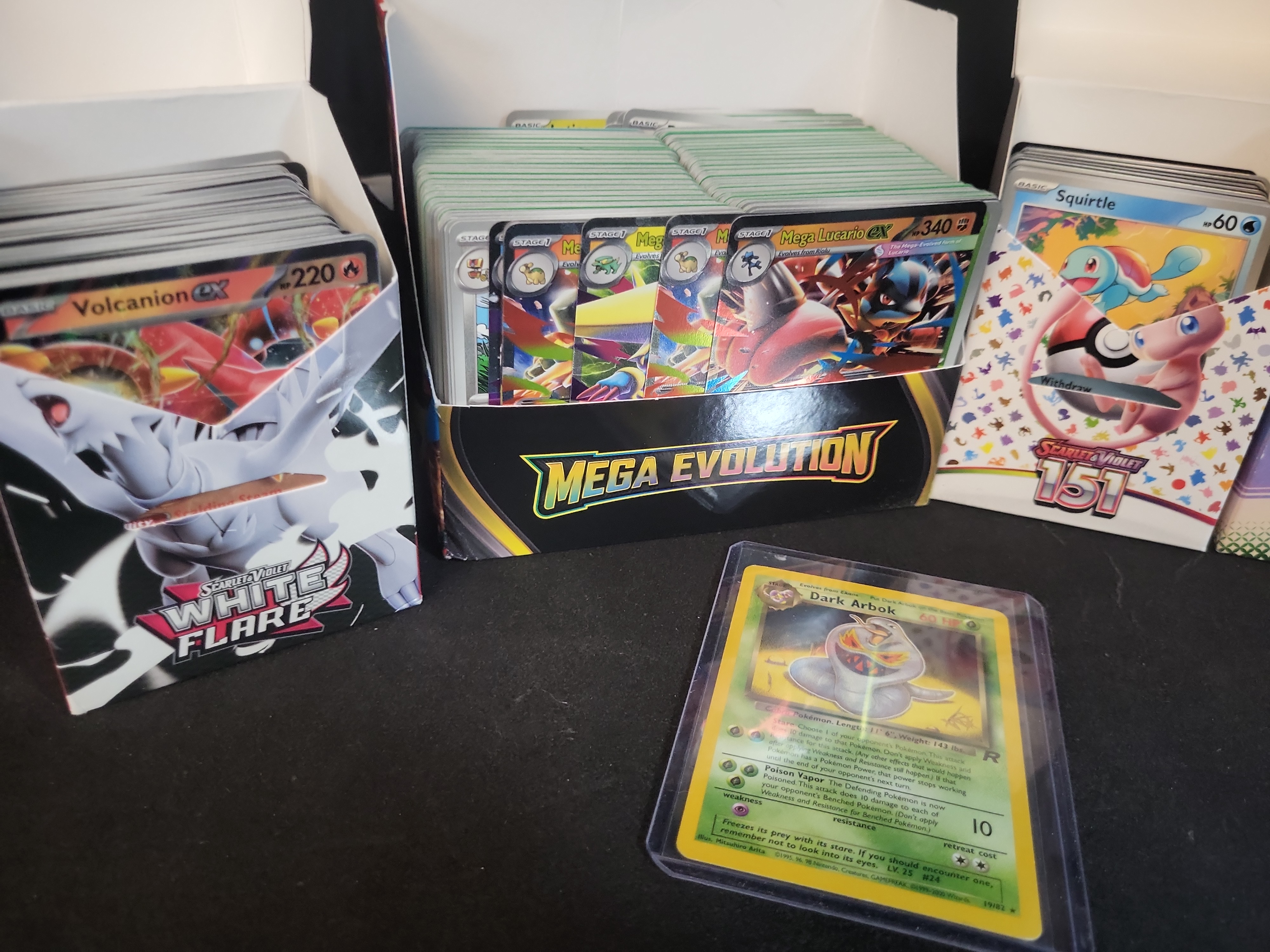 I02748 | A Collection of Pokemon Trading Card Game Items Including Bulk Cards and Vintage Dark Arbok