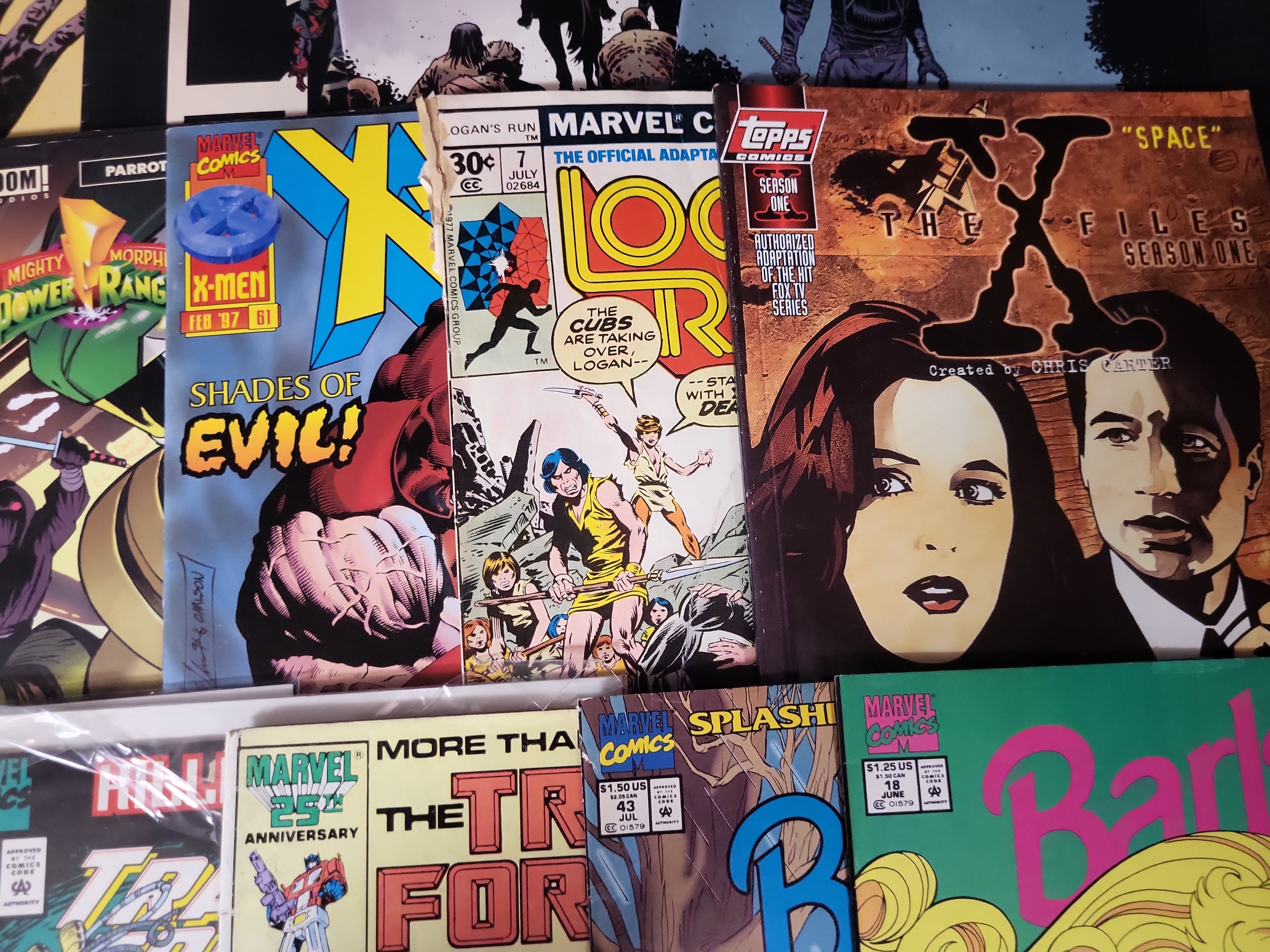 I03620 | A Collection of Bronze, Copper, and Modern Age Comic Books Featuring The Walking Dead, Transformers, and Licensed Properties