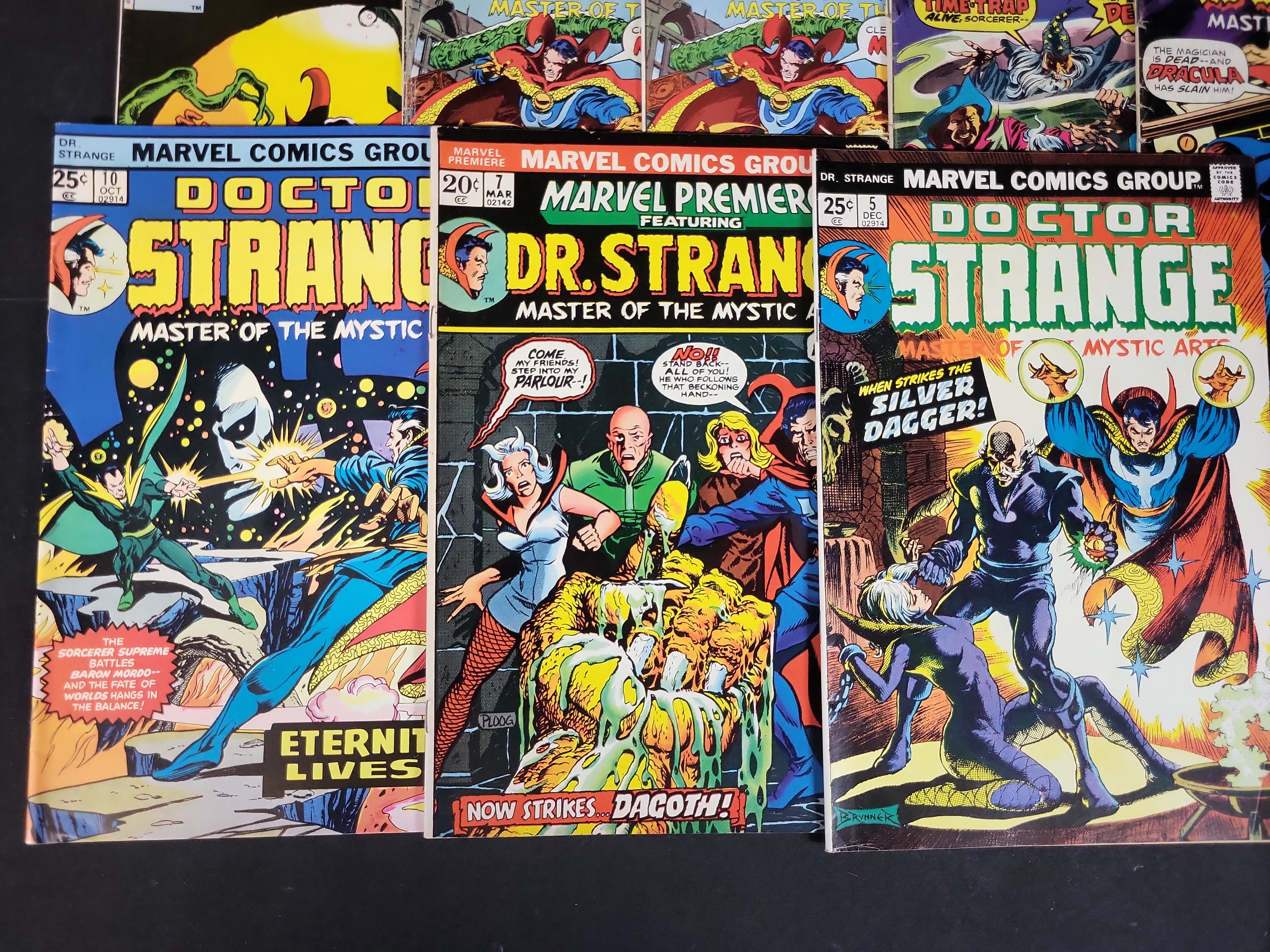 I03752 | A Group of Marvel Comics Group Doctor Strange Comic Books