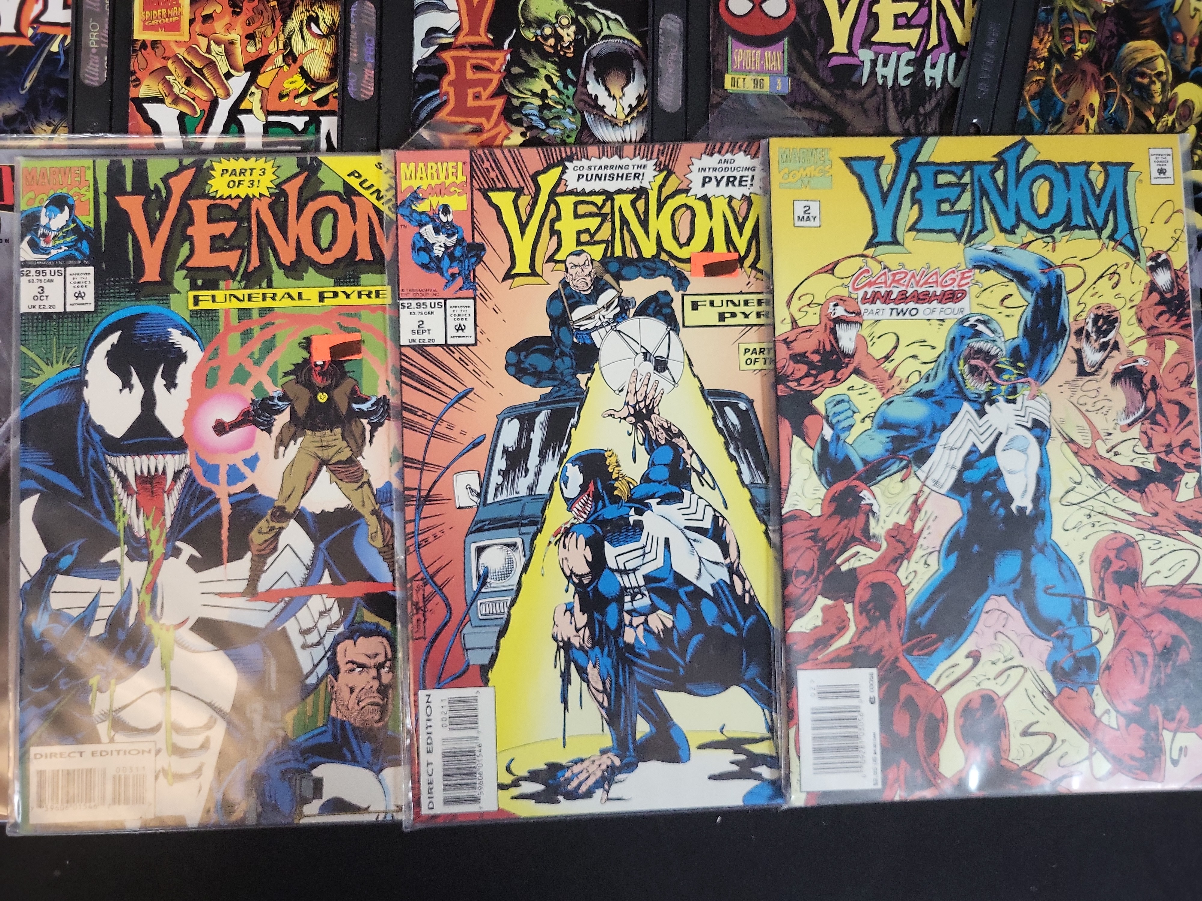 I03724 | A Collection of approximately 35 Marvel Comic Books featuring Venom and Carnage