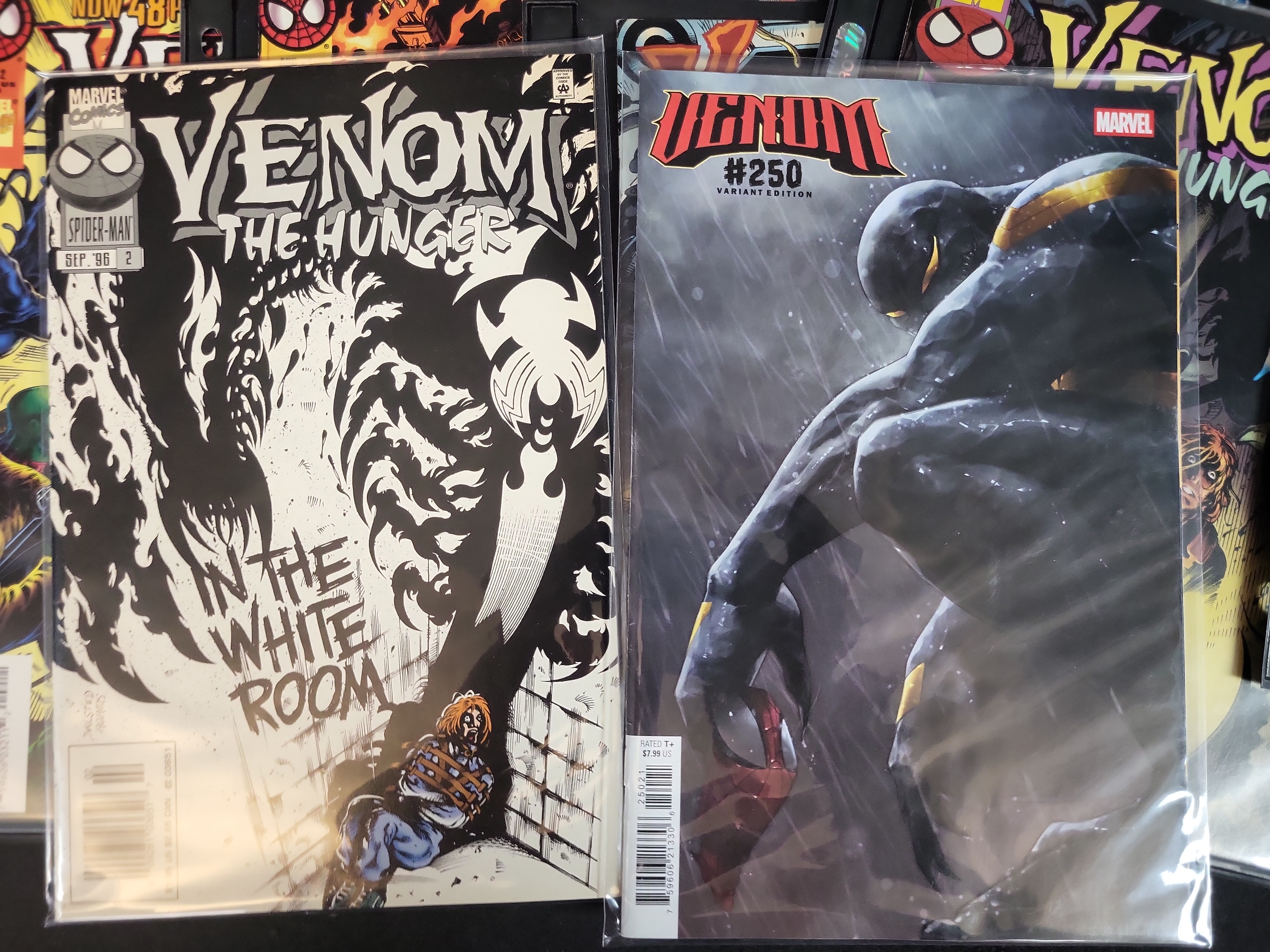 I03724 | A Collection of approximately 35 Marvel Comic Books featuring Venom and Carnage