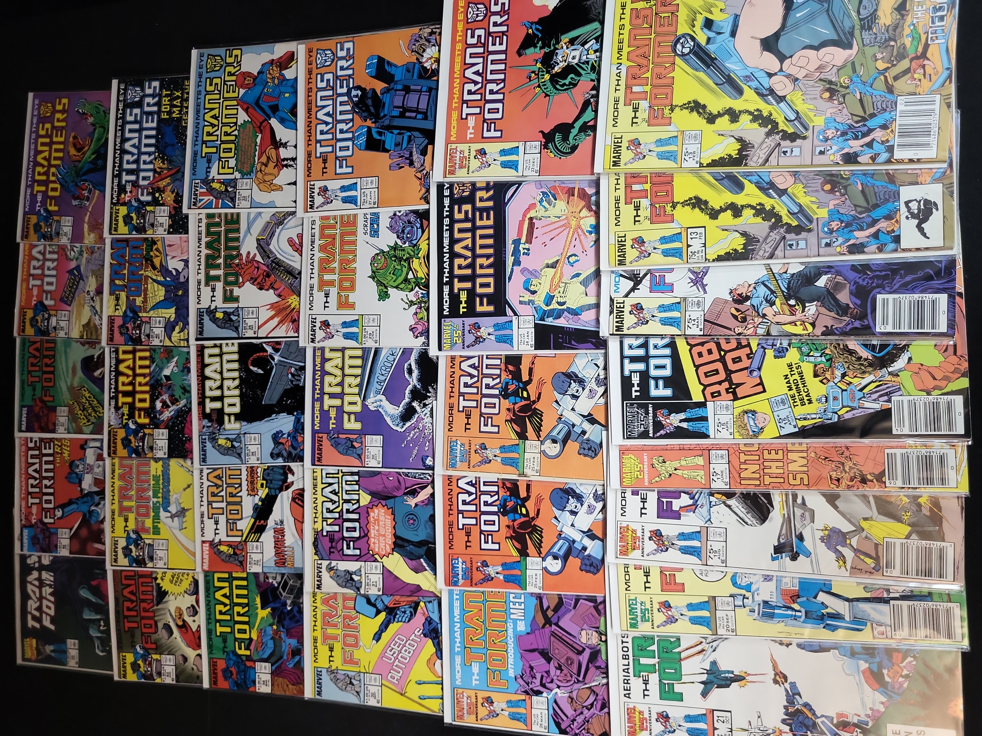 I03787 | A Group of Marvel Comics The Transformers Comic Books