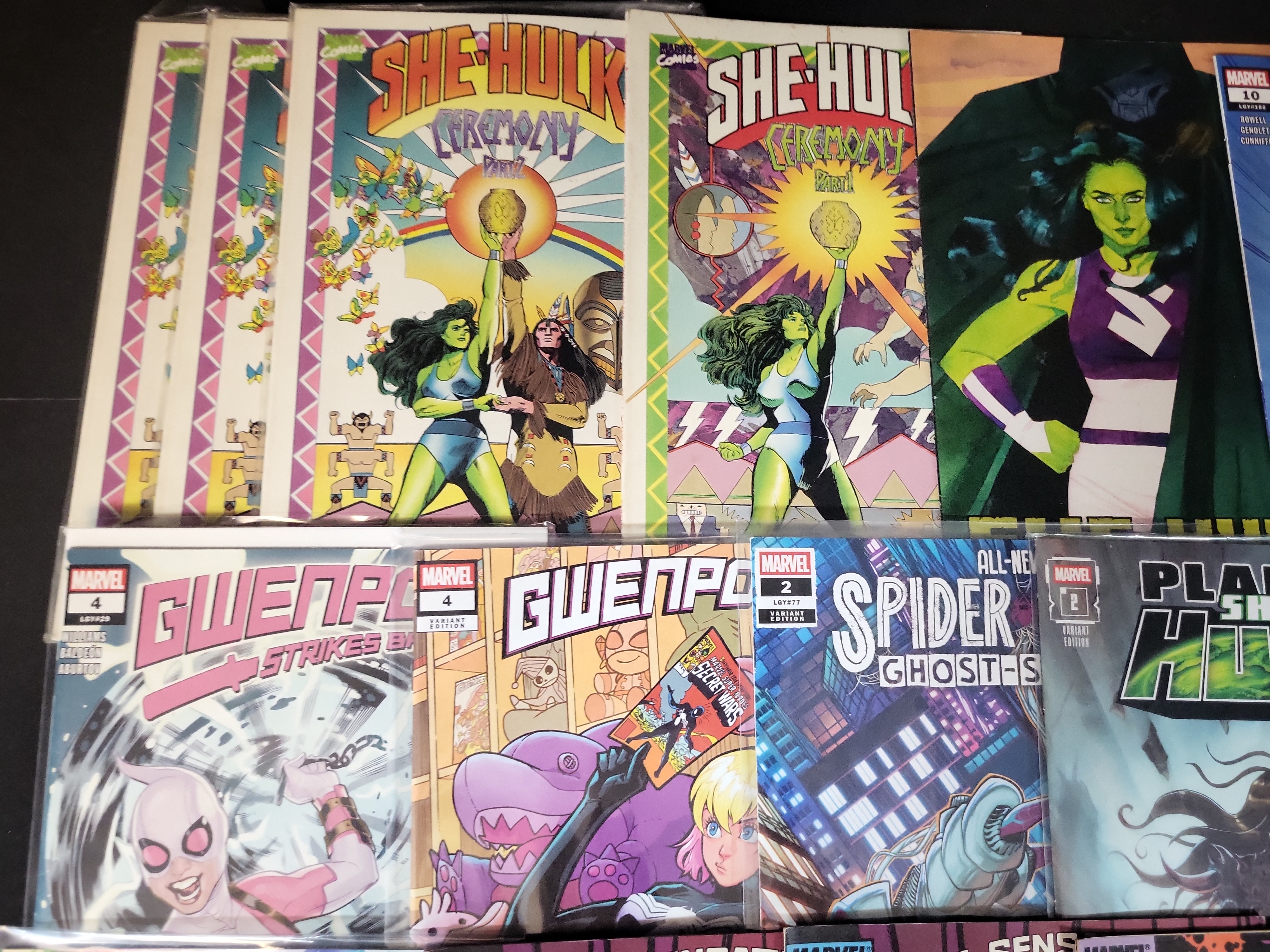 I03733 | A Collection of Marvel Female Superhero Comic Books