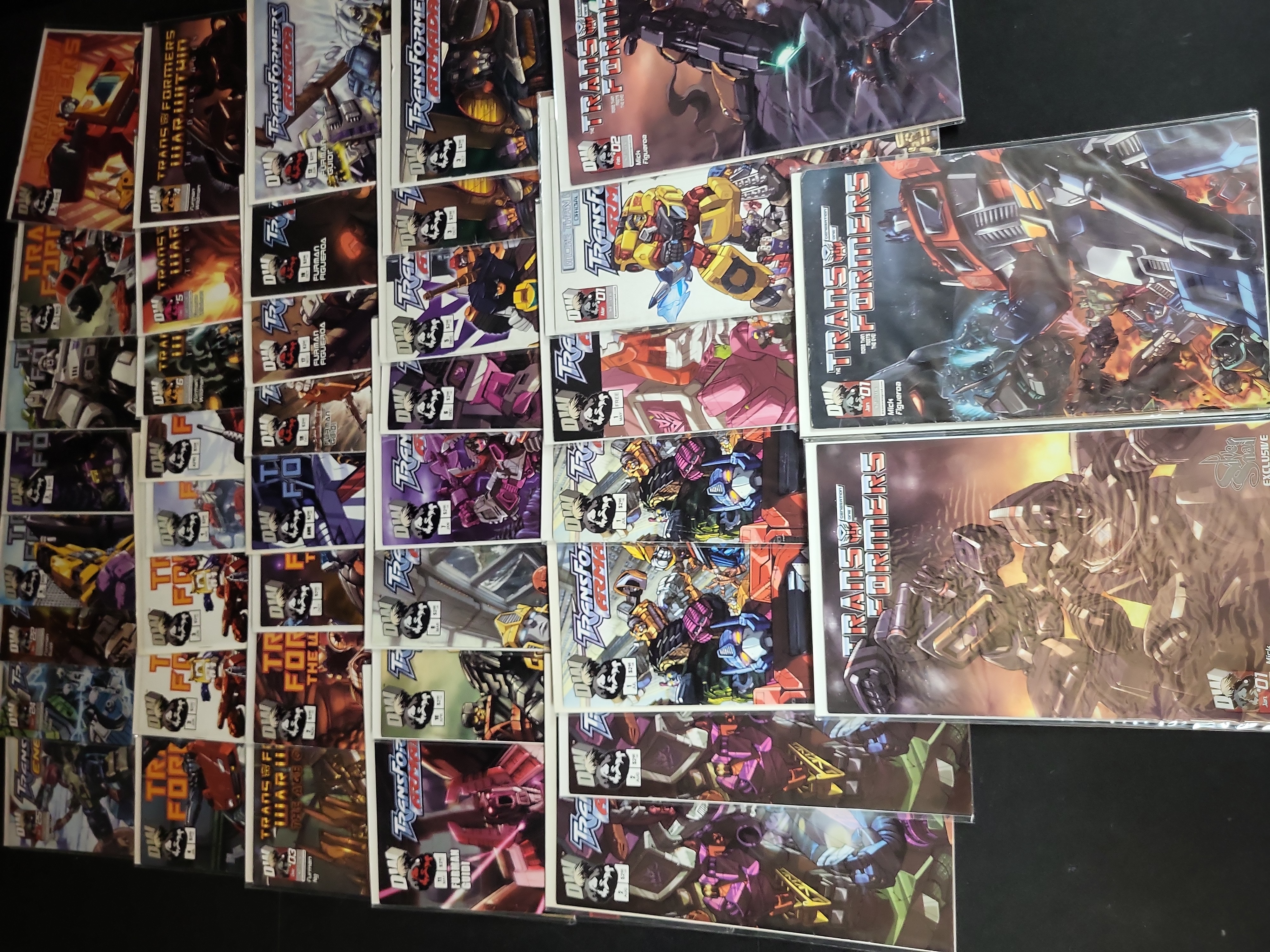 I03782 | An Assortment of Dreamwave Productions Transformers Comic Books