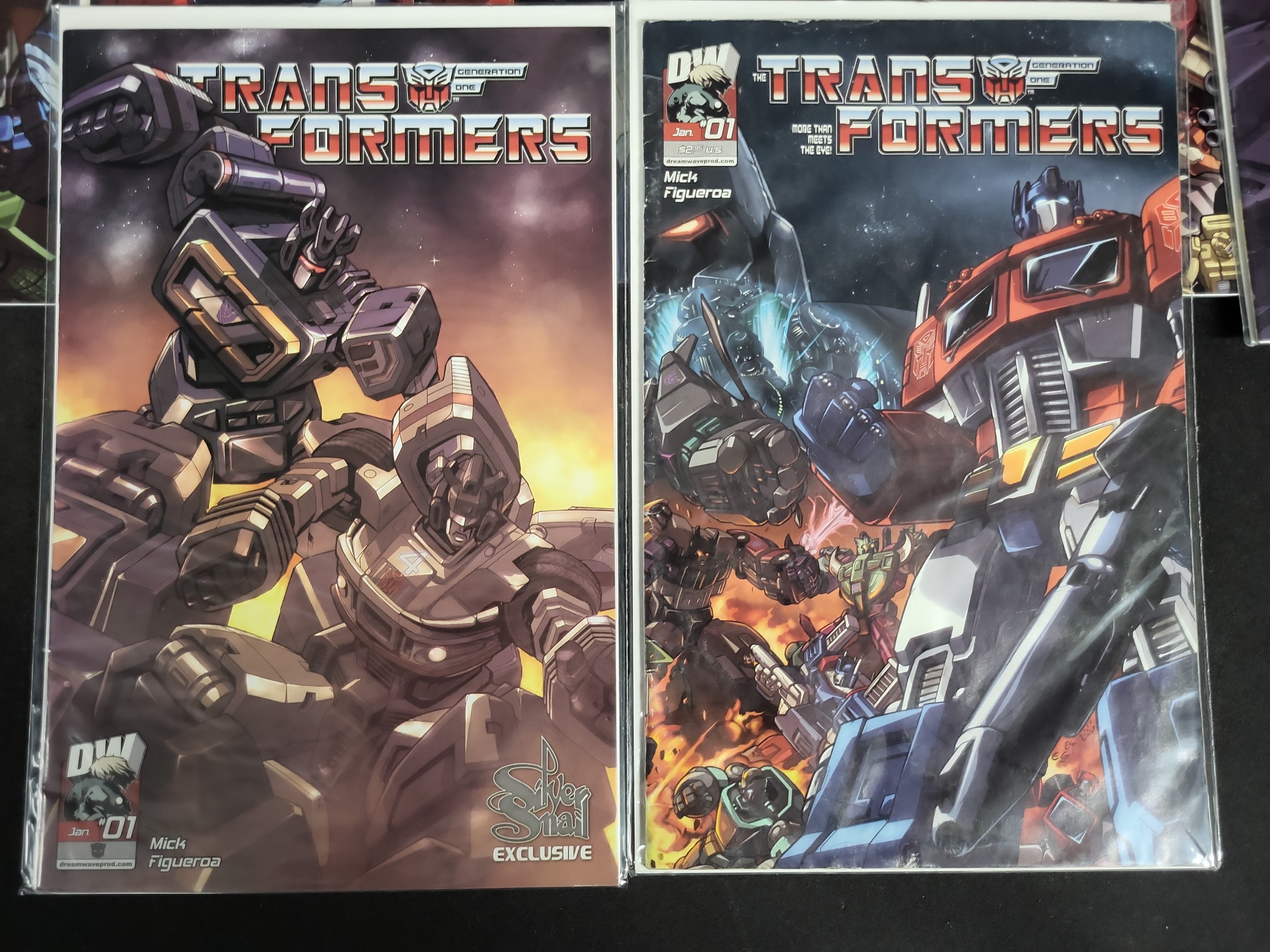 I03782 | An Assortment of Dreamwave Productions Transformers Comic Books
