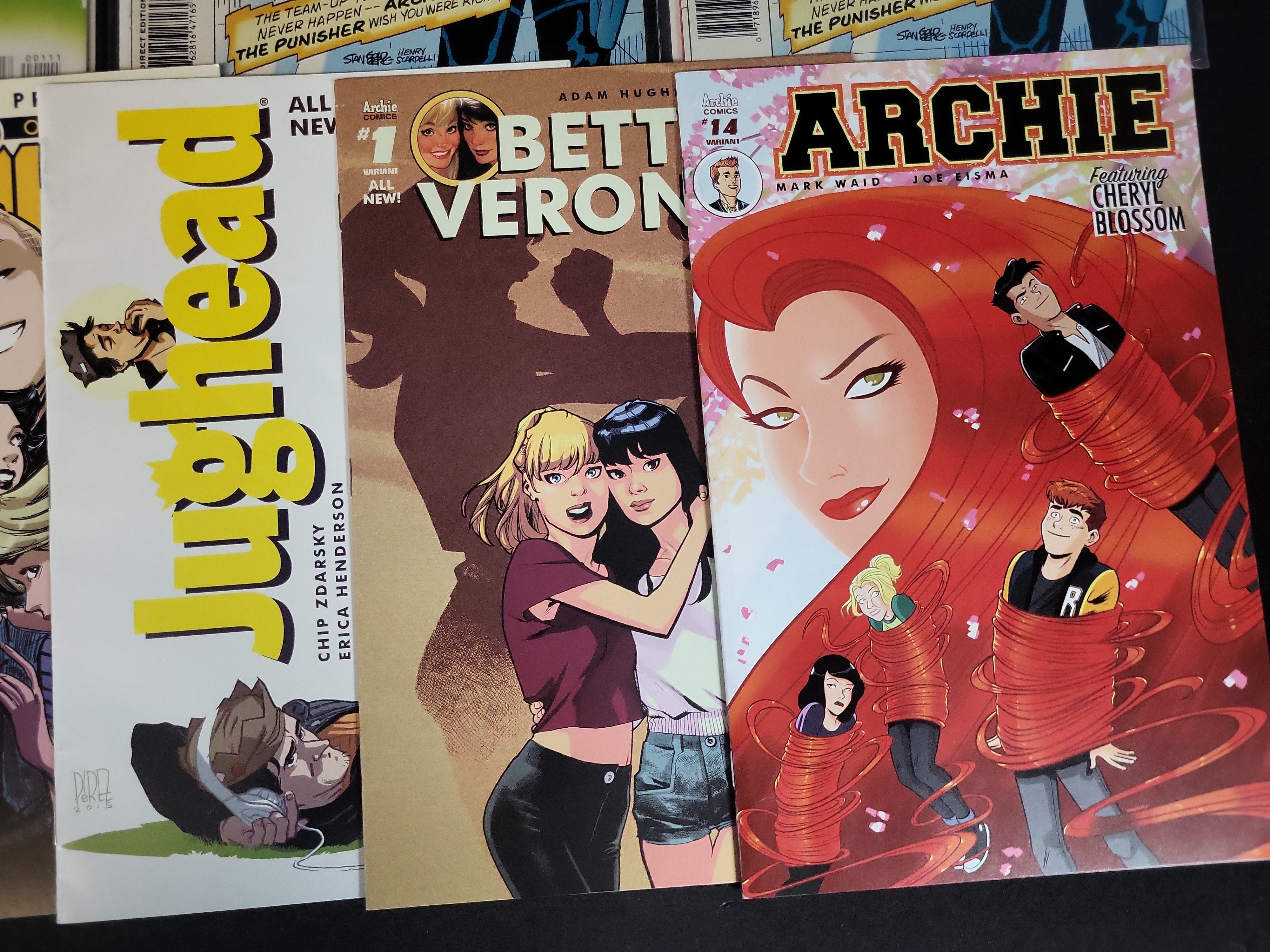 I03914 | A Collection of 13 Archie Comics Including Punisher, Predator, and Ramones Crossovers plus New Riverdale Reboot Issues
