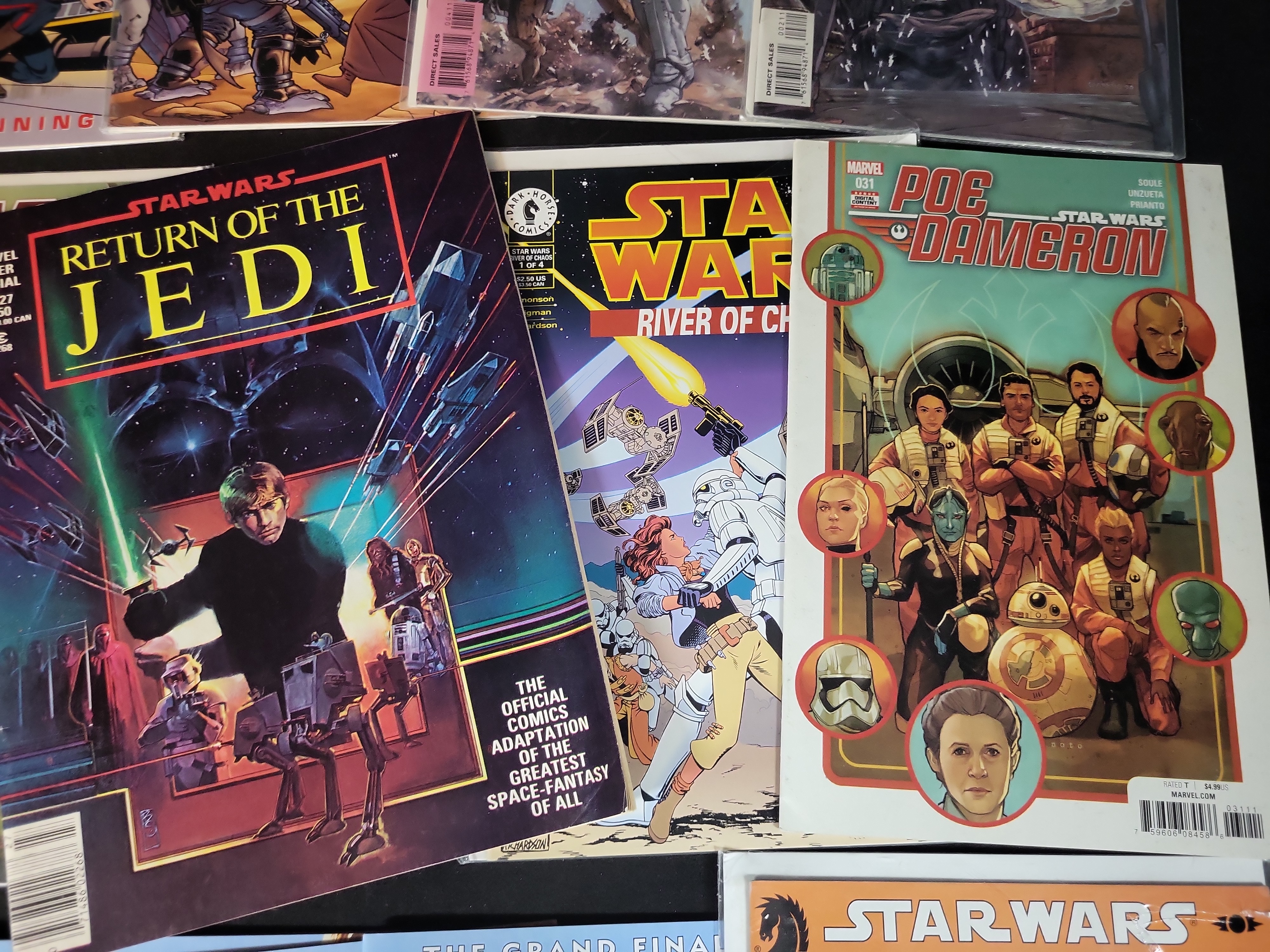 I03625 | Collection of 18 Star Wars Comic Books Published by Marvel and Dark Horse Comics