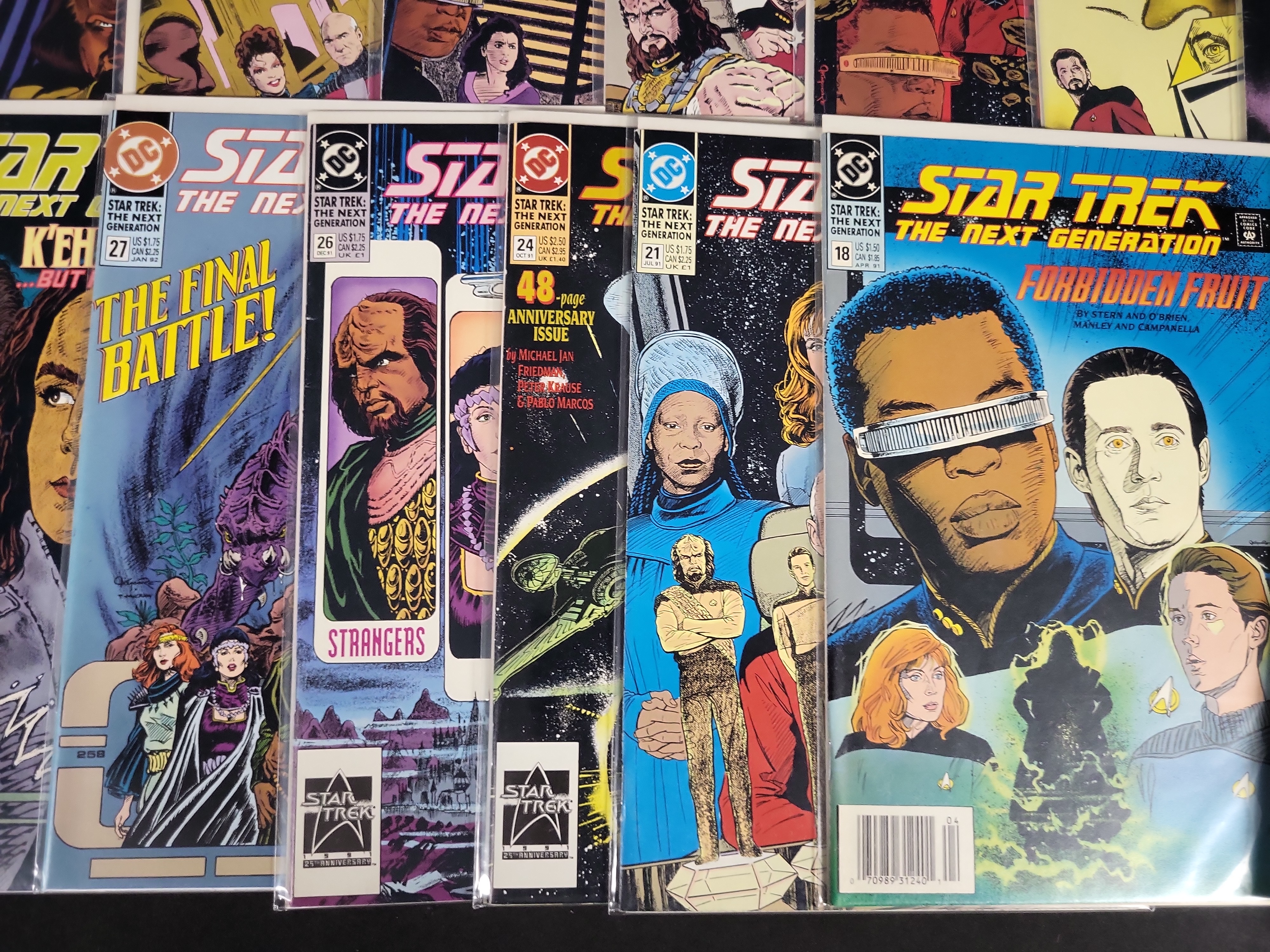 I03784 | A Collection of Vintage DC Comics Star Trek The Next Generation and Deep Space Nine Comic Books