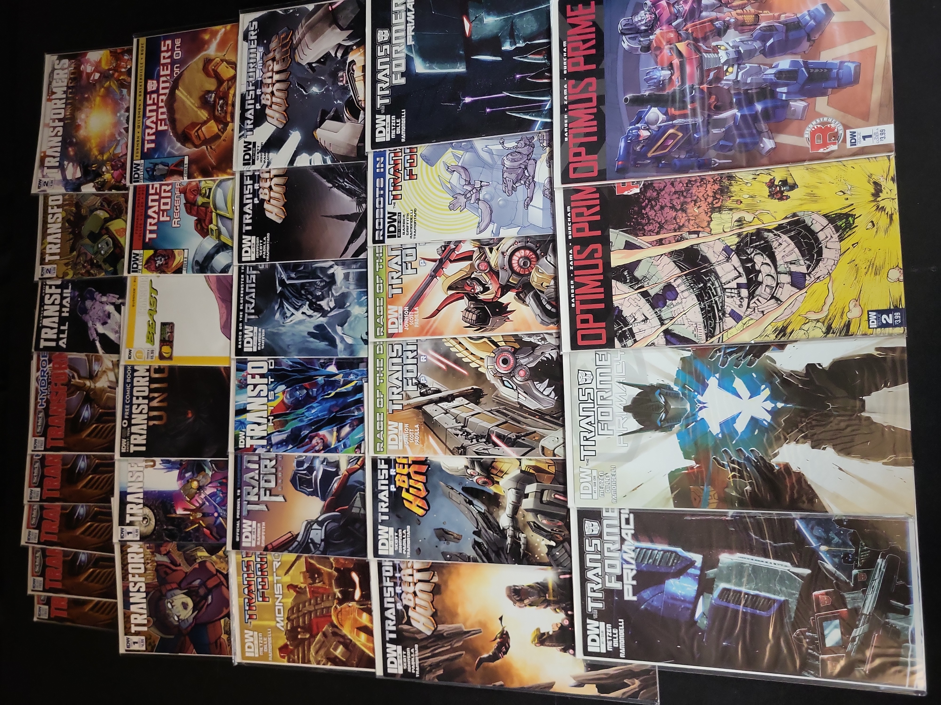 I03786 | A Collection of IDW Publishing Transformers Modern Age Comic Books