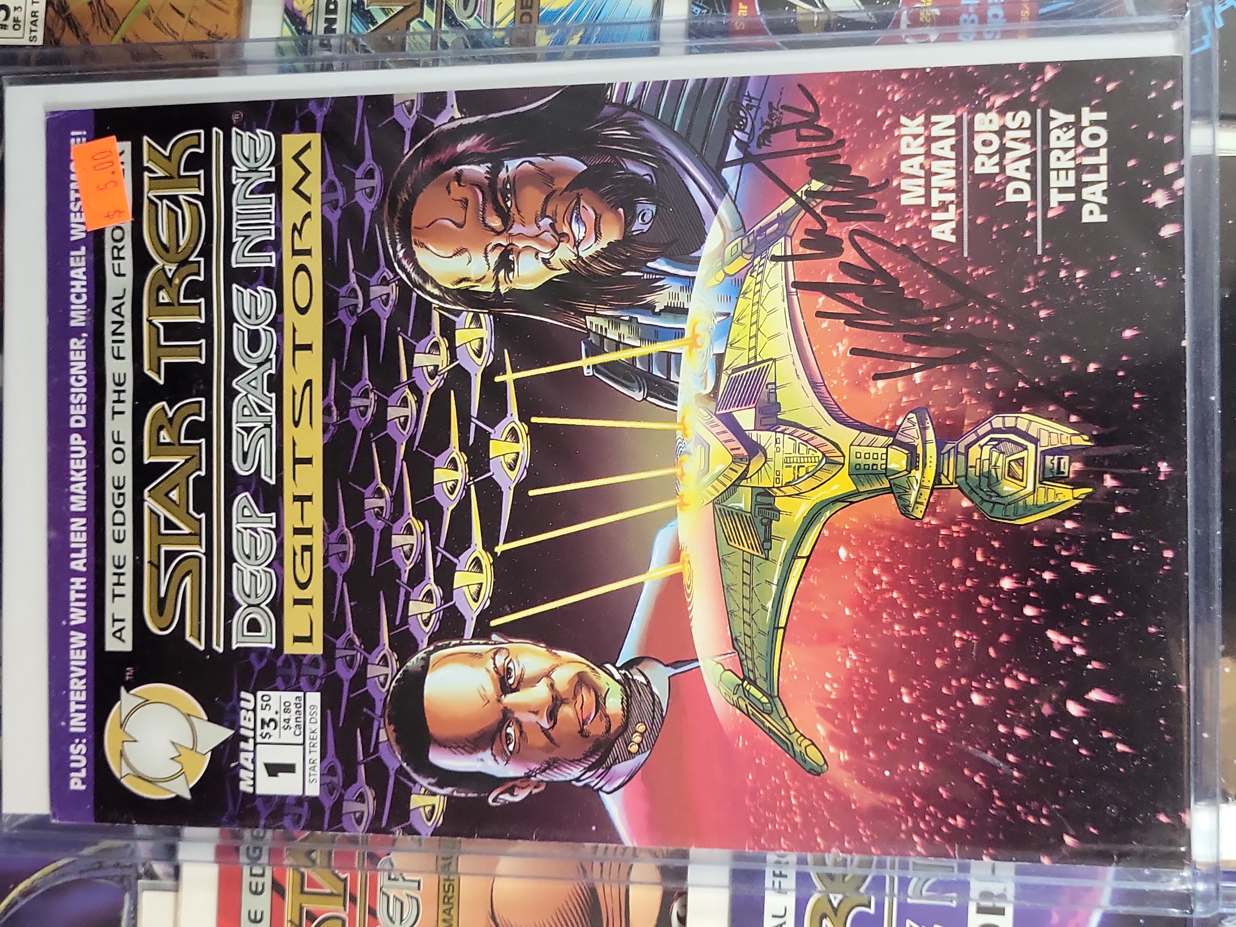 I03780 | A Collection of Star Trek Comic Books Including Malibu Deep Space Nine and IDW Publishing Titles